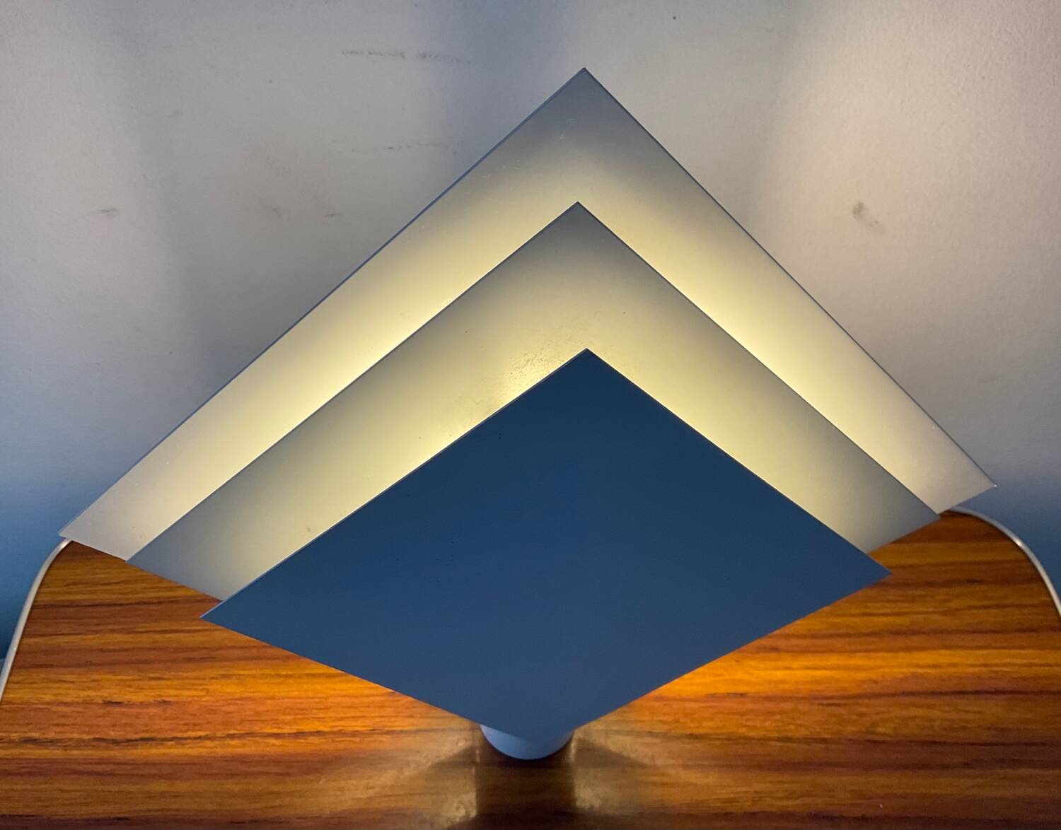 Scandinavian “Plaza” wall light for Lumiance 1980s