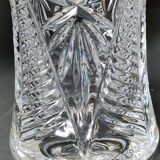 Vase in cut Bohemian crystal. Cross/Star/Foliage patterns. Boho-Chic style. High 24.5 cm