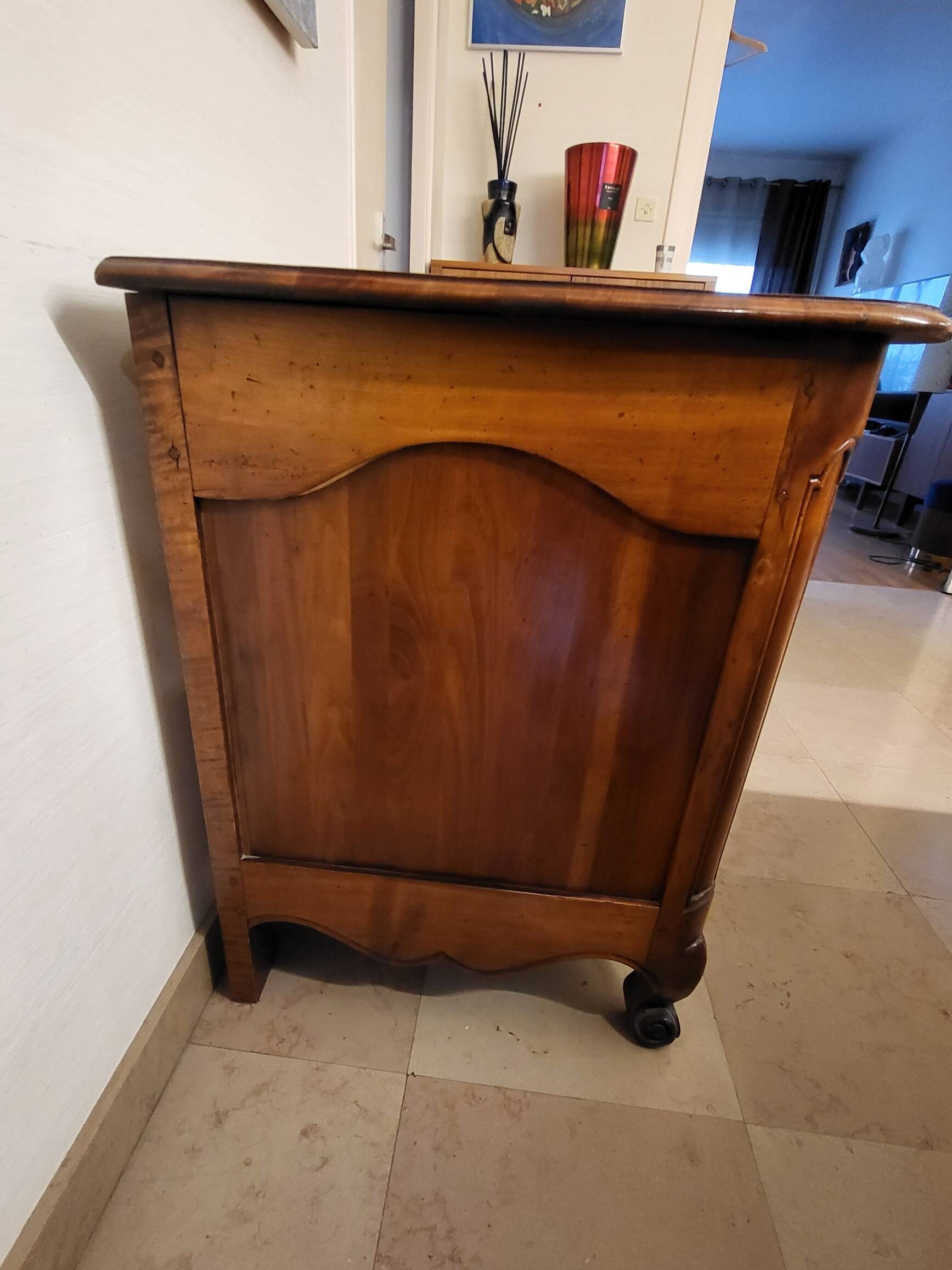 Louis XV style crossbow commode in solid walnut