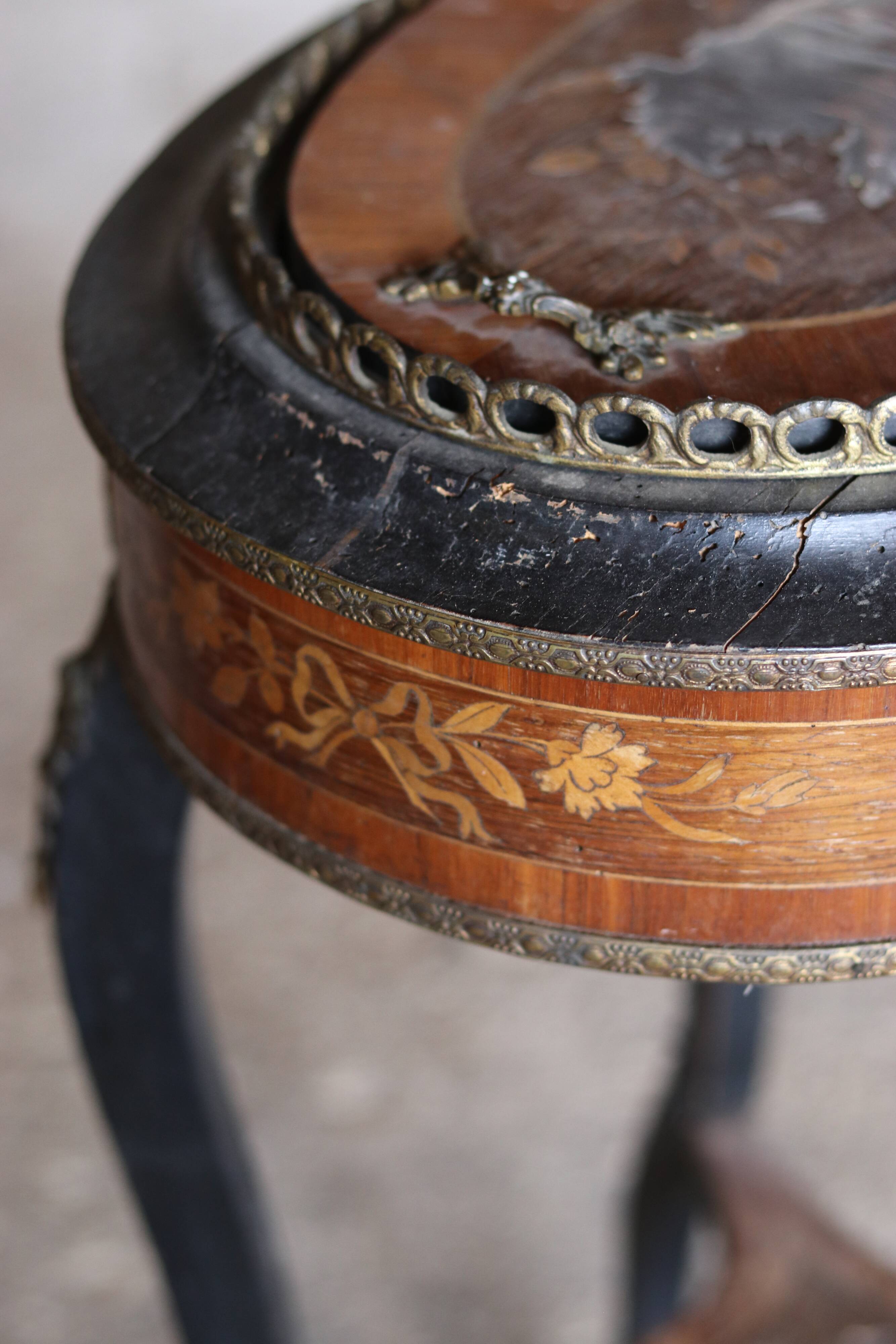 Napoleon III planter