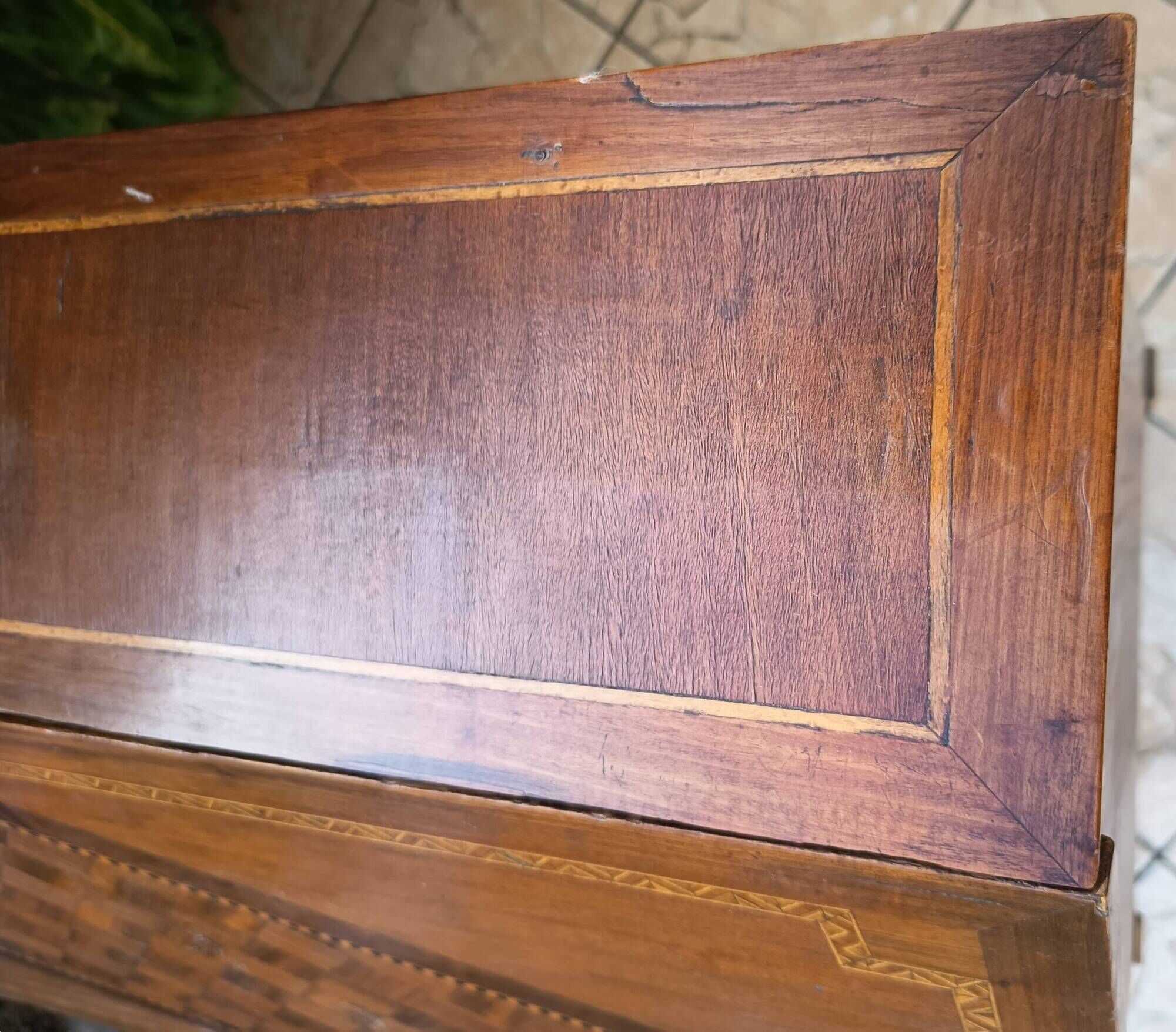 Scriban style English in mahogany.