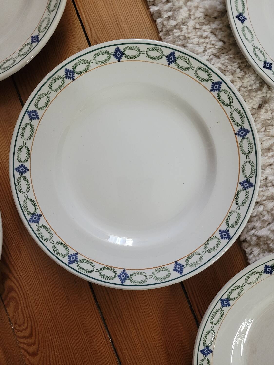 Lot n°1 de 6 assiettes creuses St Amand
