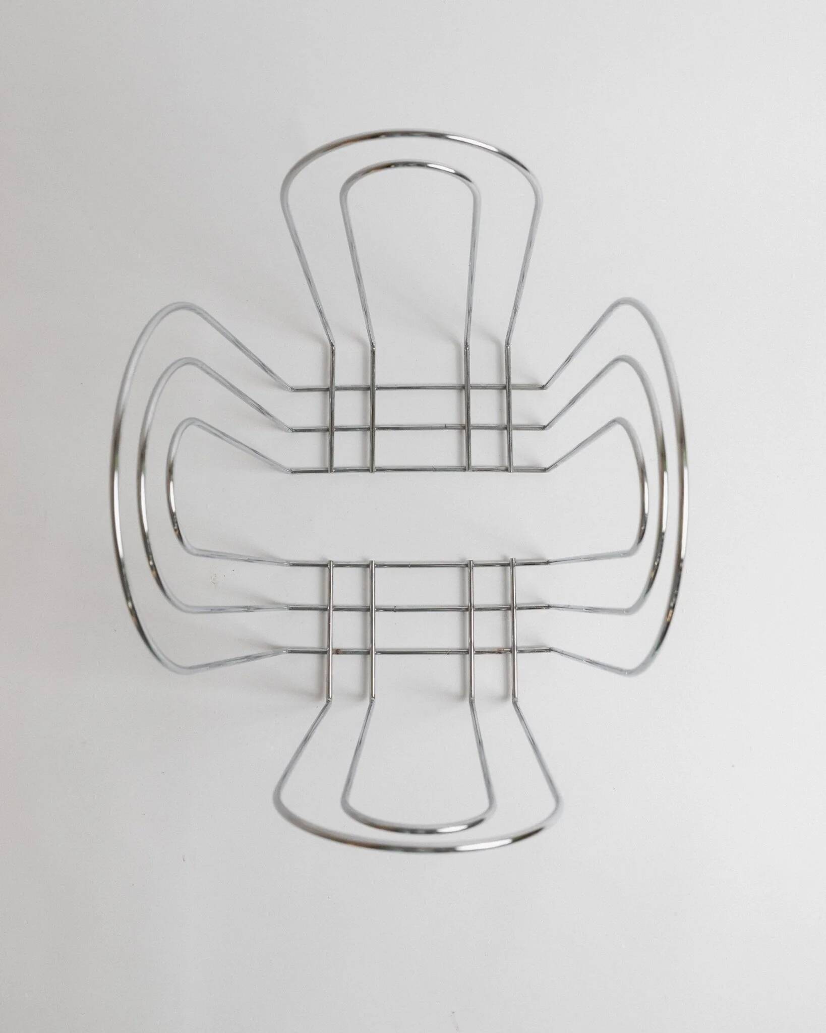 Vintage chrome-plated metal basket in Space Age 1980s design – silver storage for magazines, throws, 37x42x34 cm