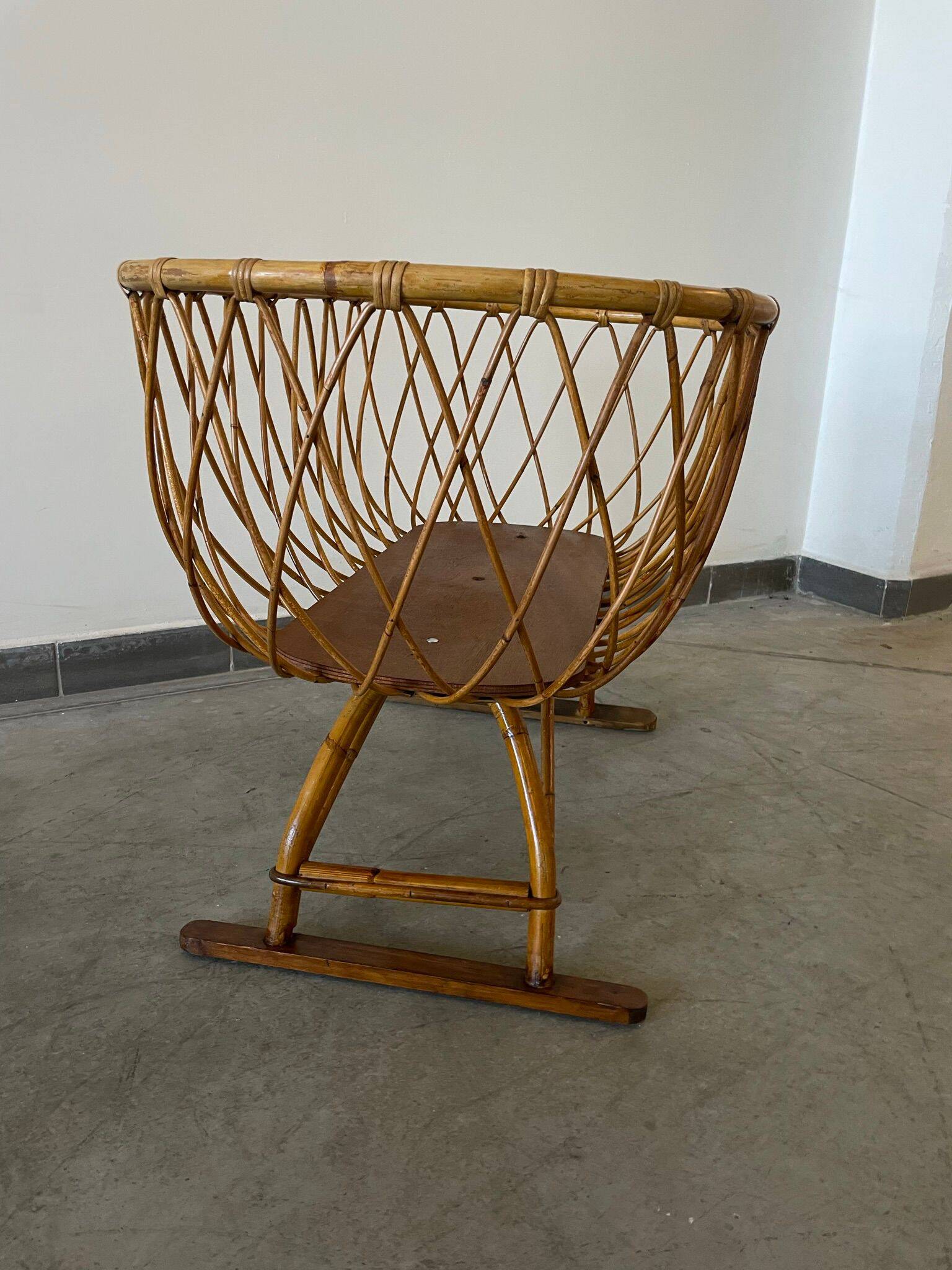 Berceau vintage en rotin et osier sur pied, années 1970, Europe
