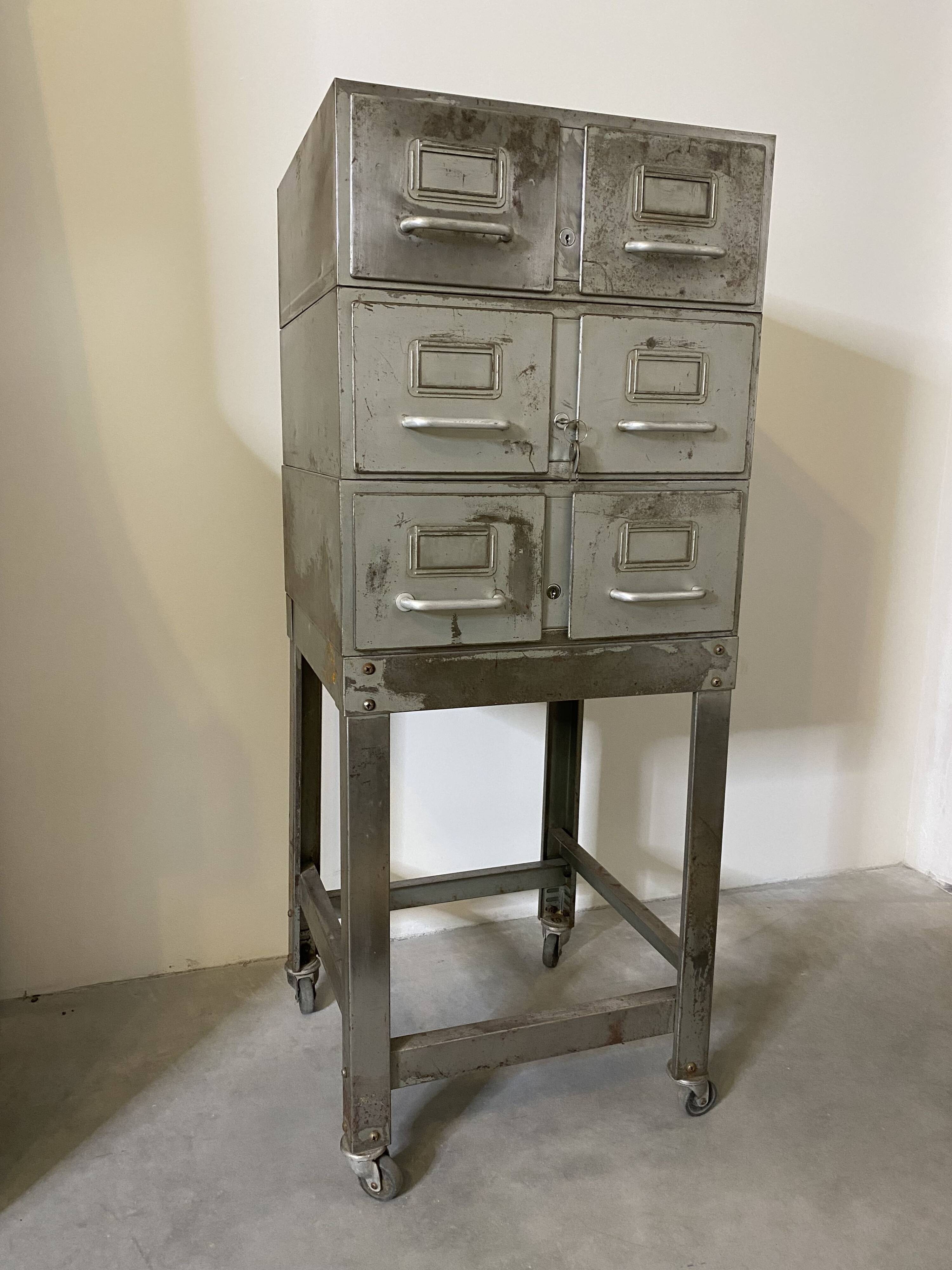 Industrial trade furniture with drawers