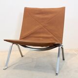 Paire de chauffeuses PK22 en cuir cognac par Poul Kjærholm pour E Kold Christensen