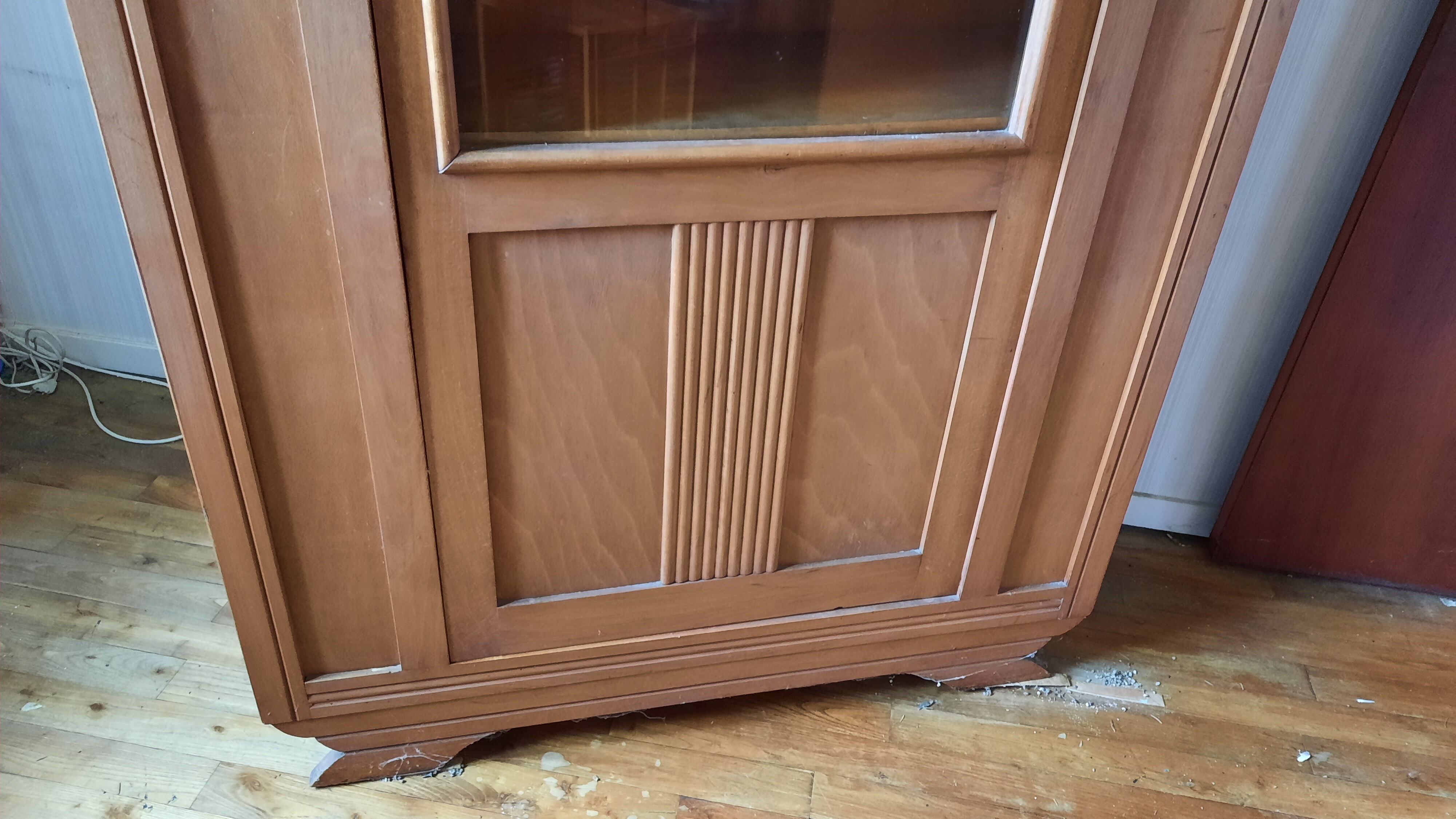 Art Deco style showcase