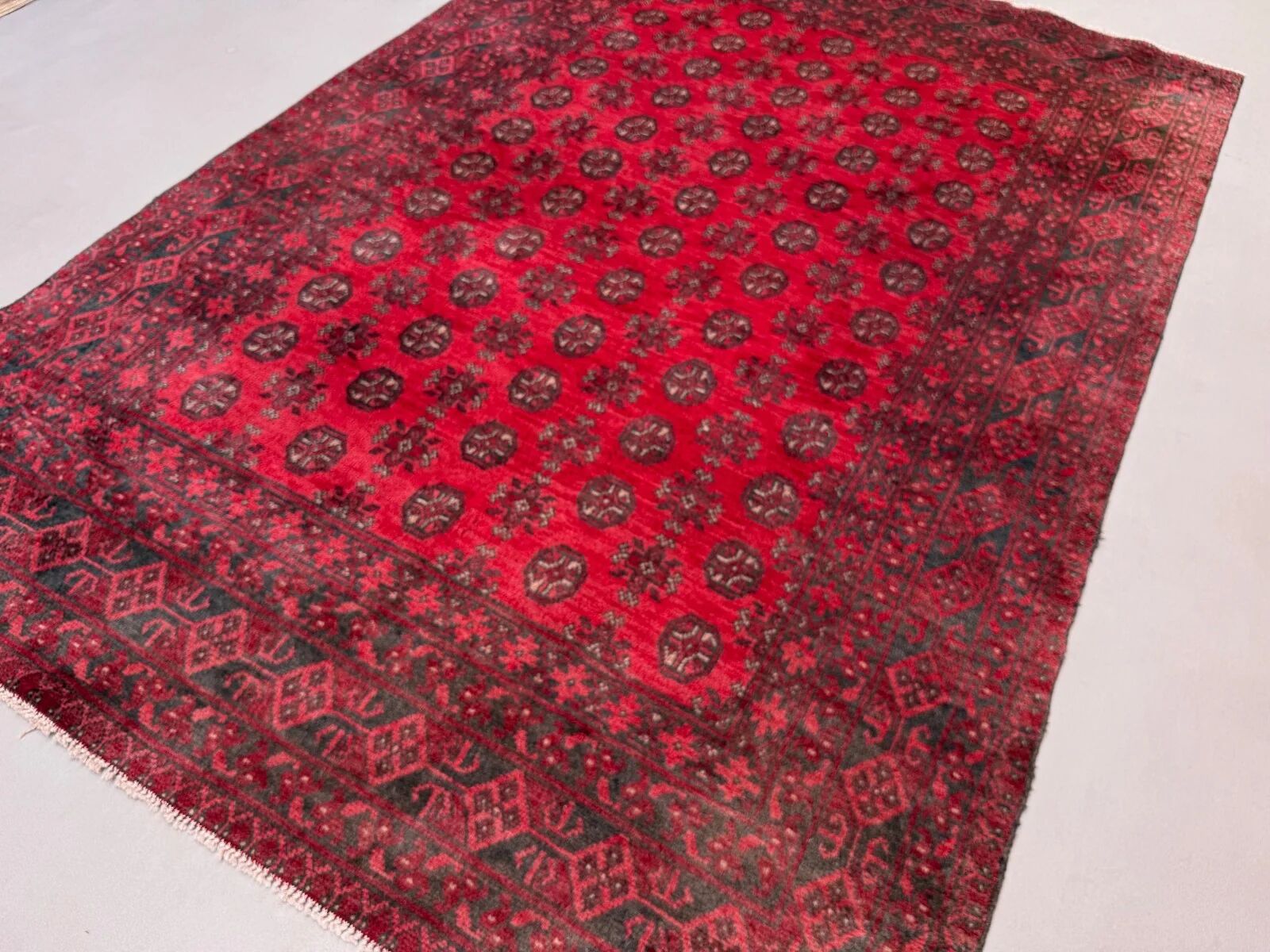 Tapis village afghan turkmène vintage 195x280 cm, rouge, noir, grand tribal