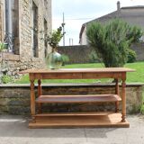 Table style drapier
