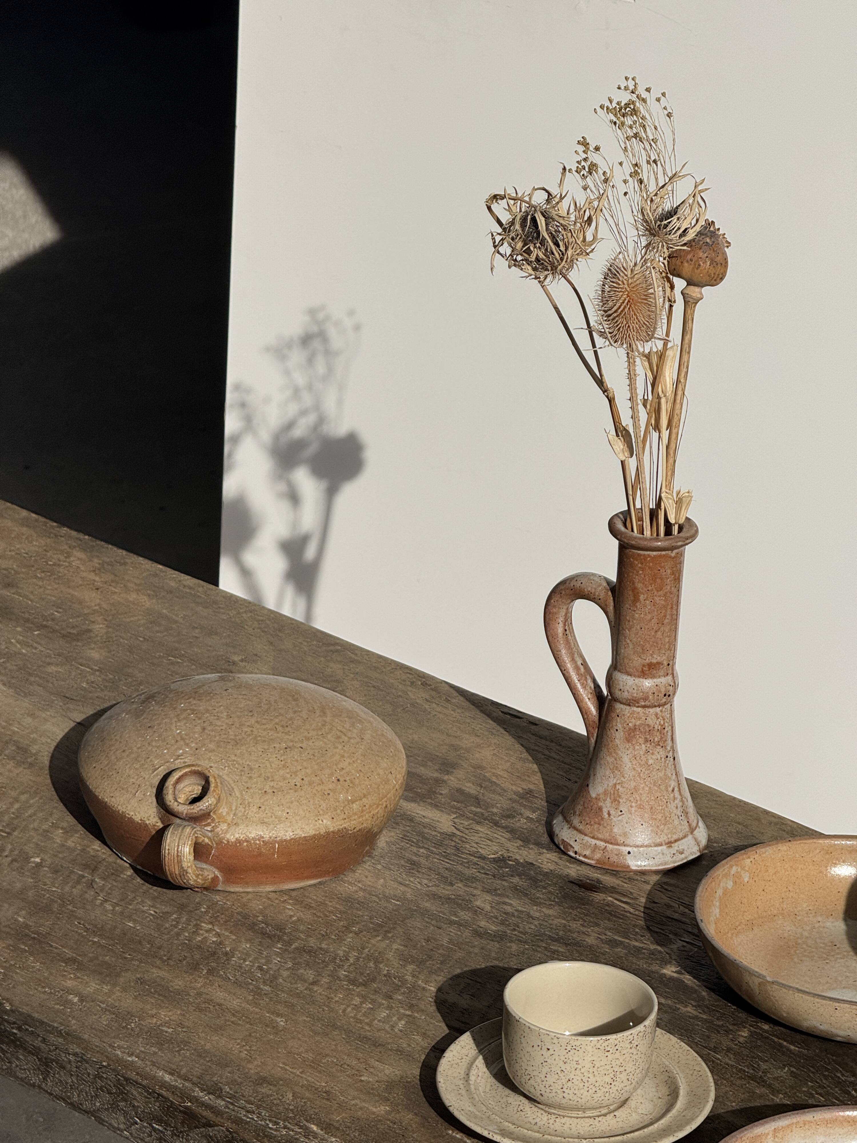 Round flat jar in old stoneware D20