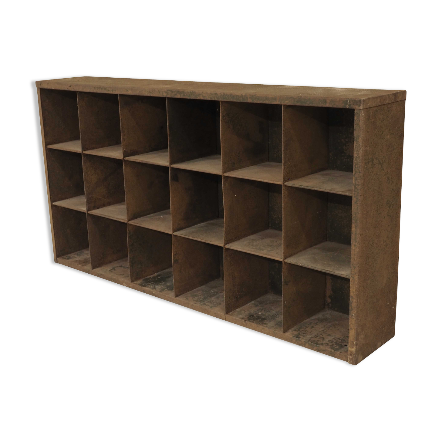 Postal sorting lockers