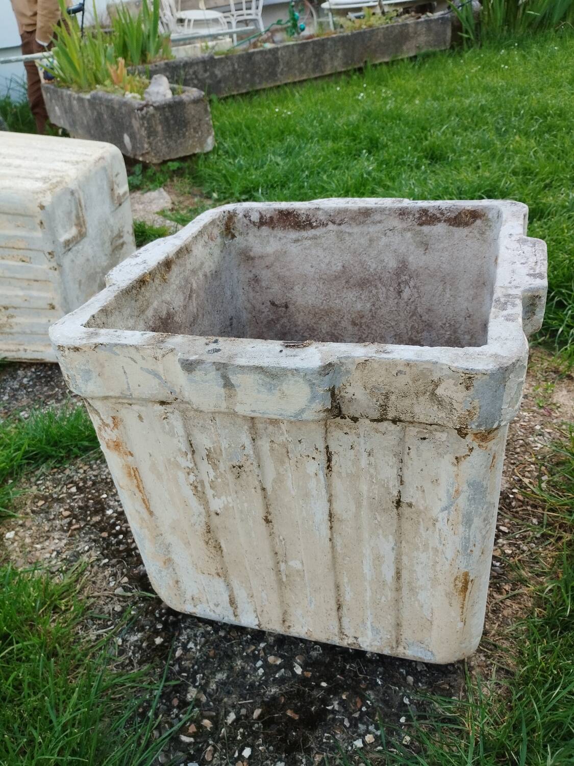 Pair of old Medici planters
