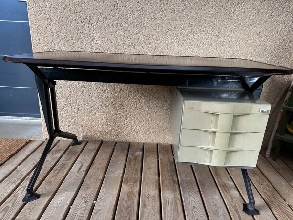 Bureau par BBPR pour Olivetti Synthesis série Arco avec son extension