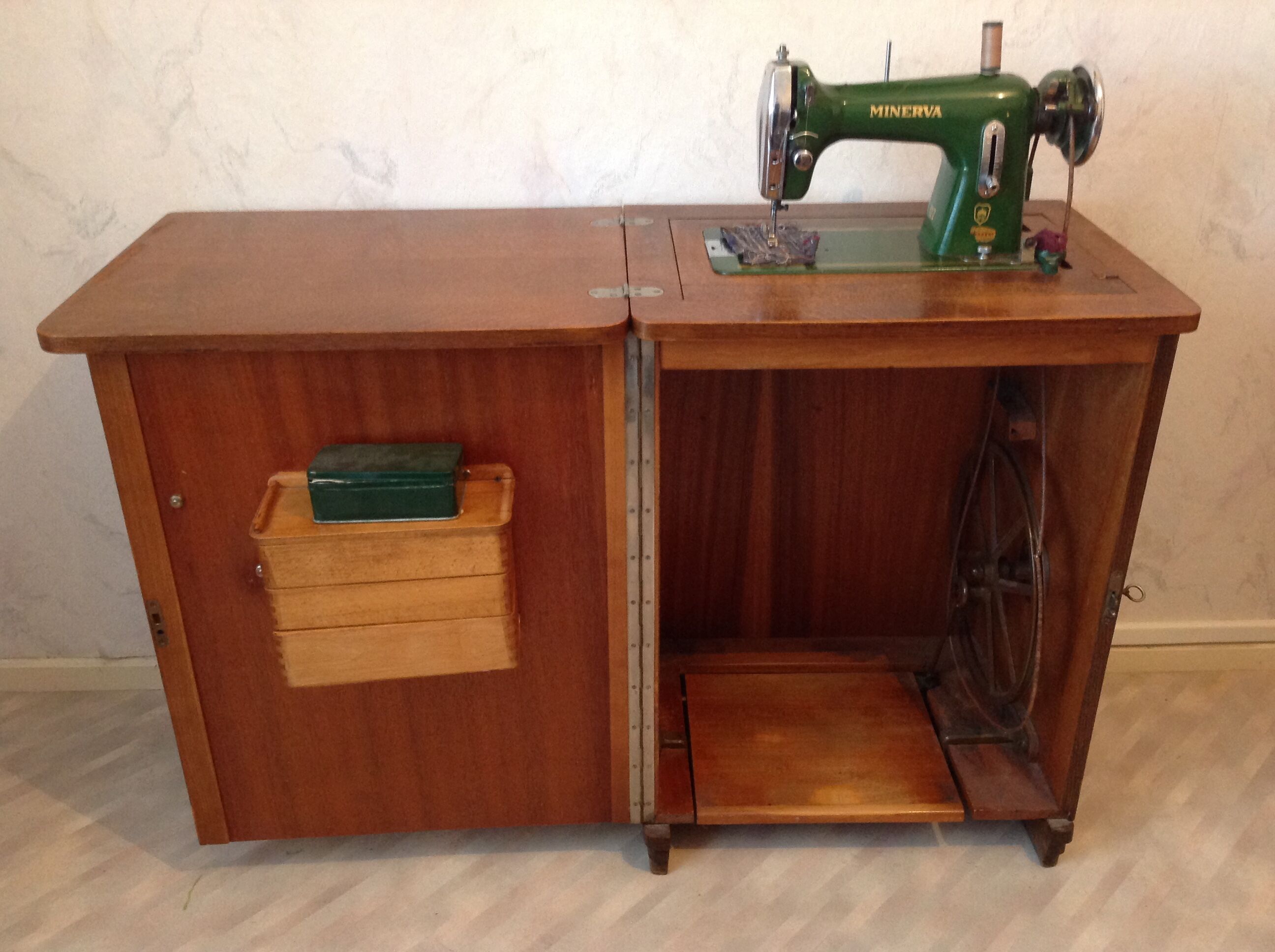 Furniture with Minerva sewing machine / vintage 50s-60s