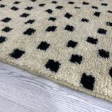 Handmade wool berber rug 276 x 157 cm