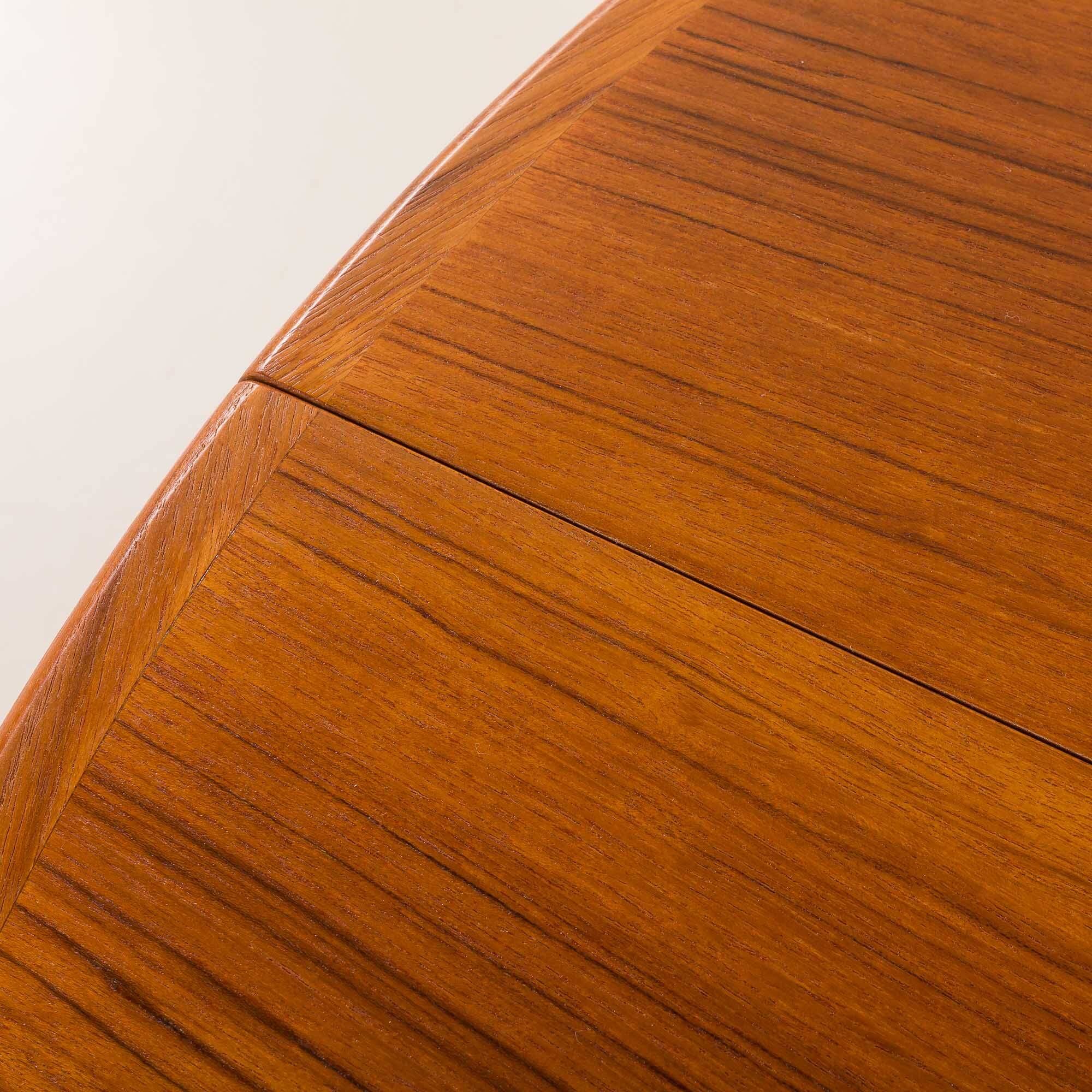 Danish round teak expandable table with 2 leaves, 1960s