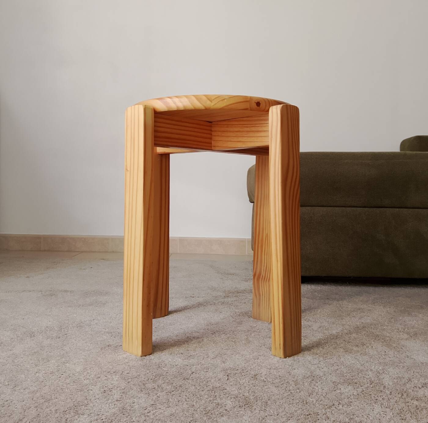Vintage stool in solid pine chalet/Scandinavian style.