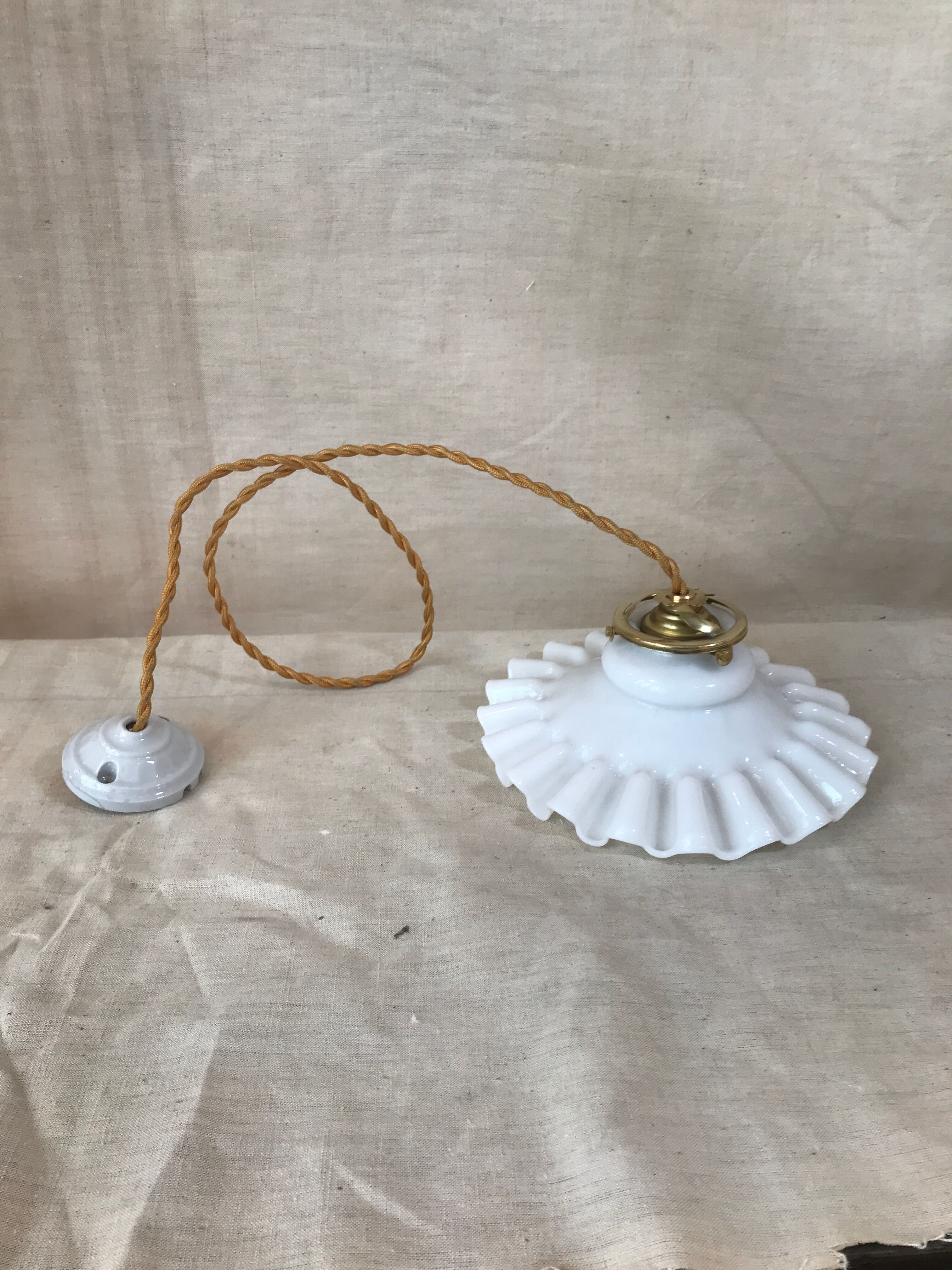 Suspension ancien opaline pâte de verre plissé blanche 1940 Vintage