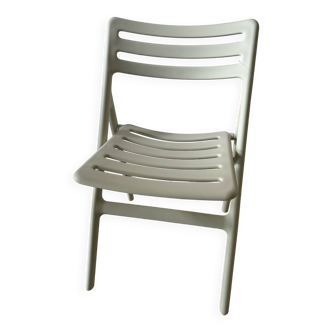 Folding Air Chair par Jasper Morrison éditeur Magis - Chaise pliante design