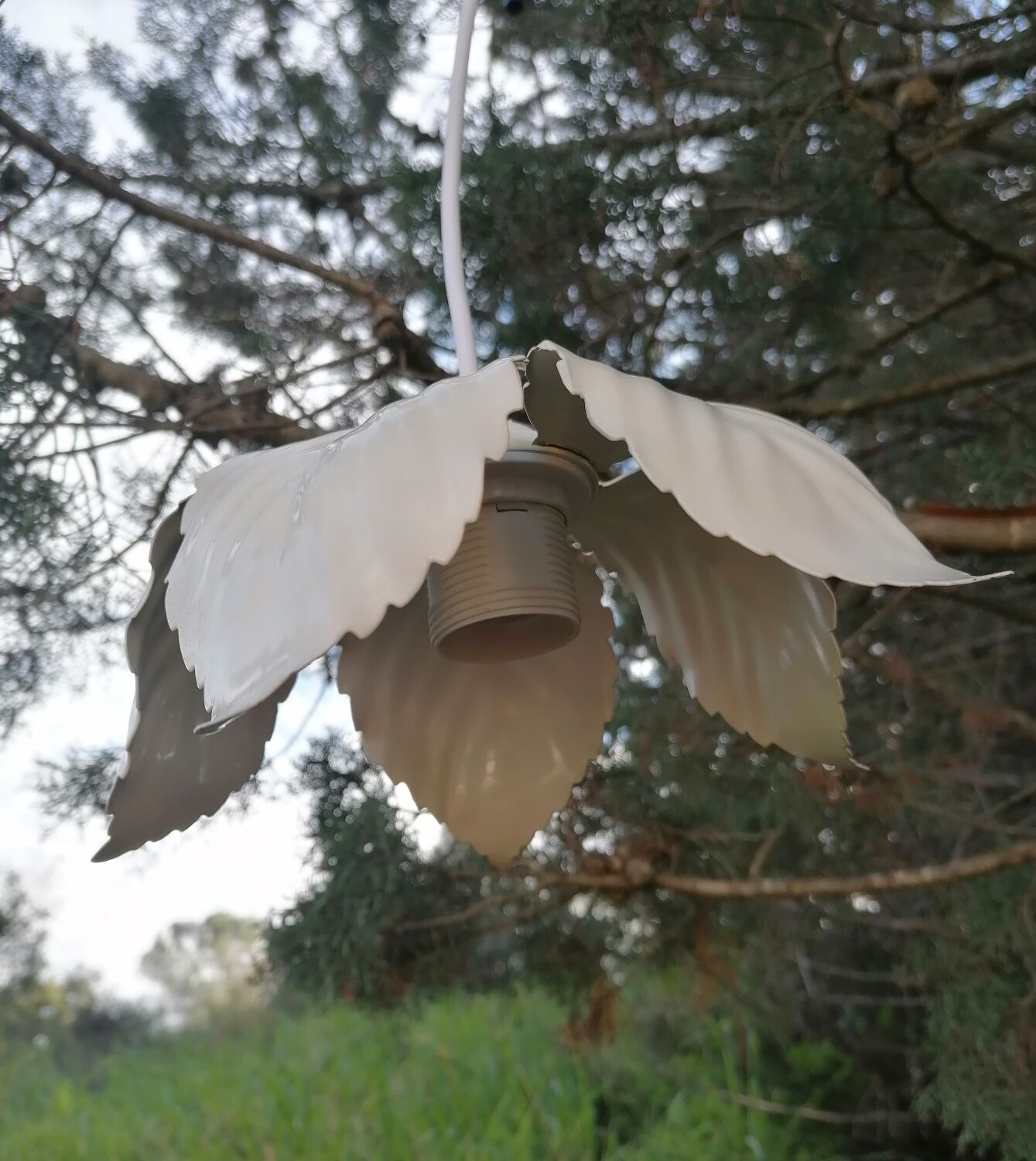 Suspension fleur en métal