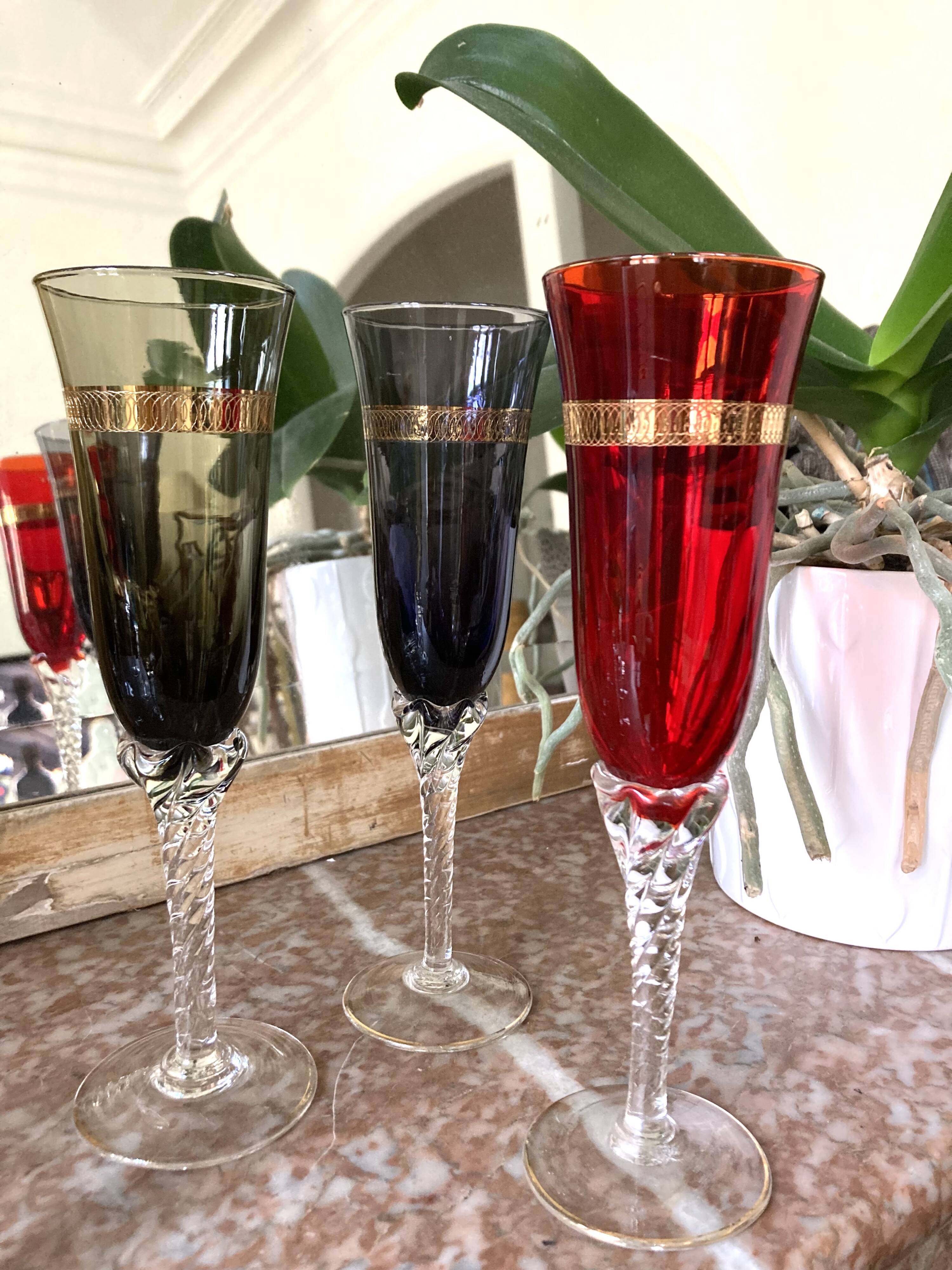 Series of 8 champagne flutes in Murano blown glass