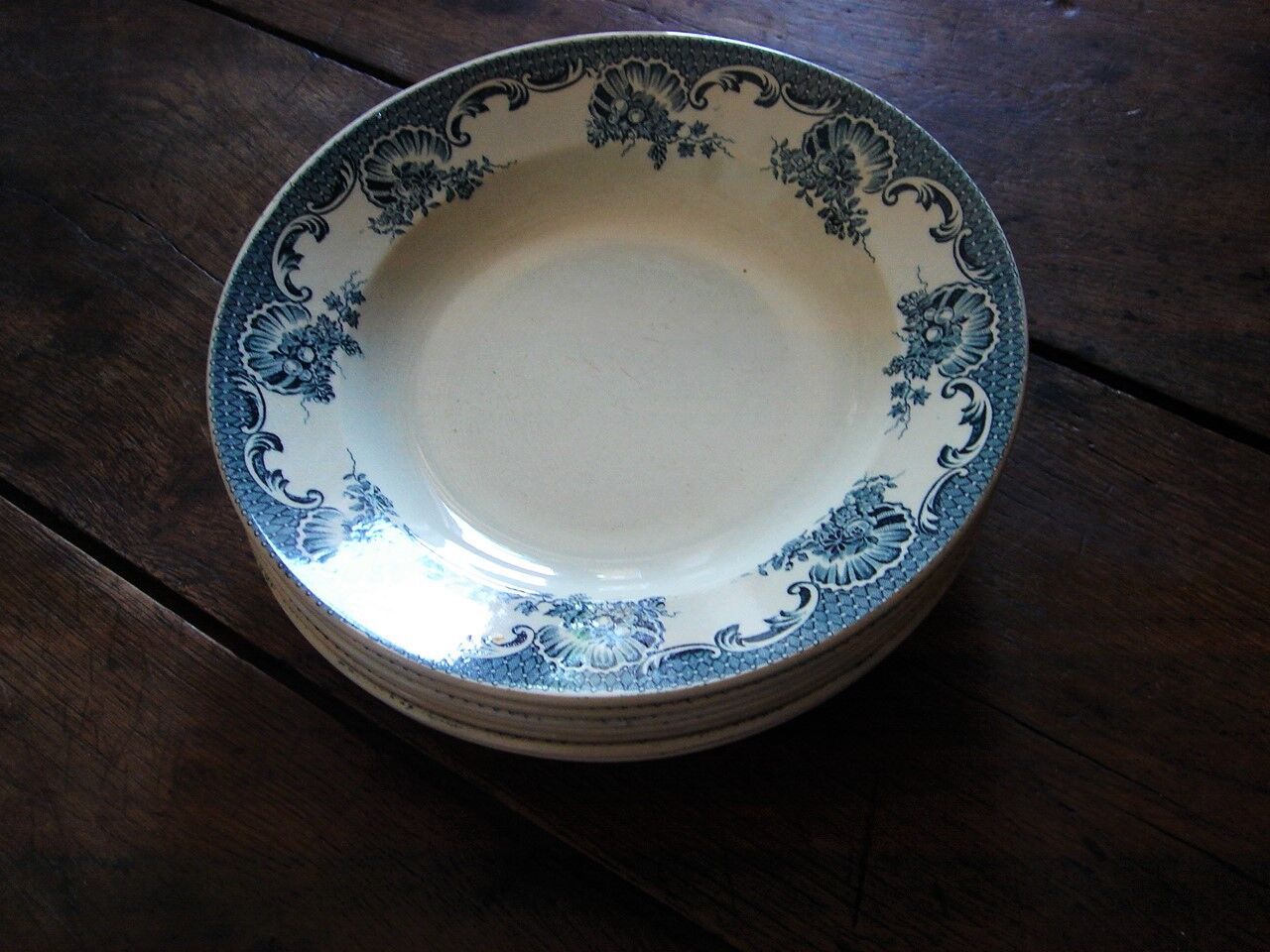 Lot 7 soup plates blue