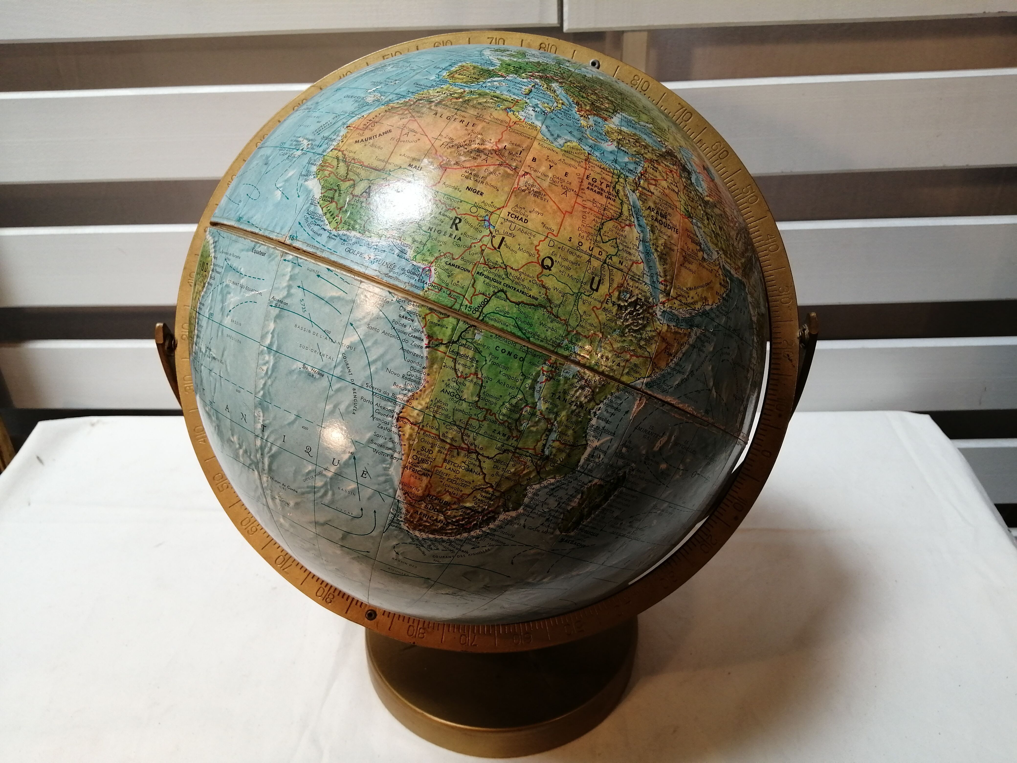 Vintage Scan-Globe