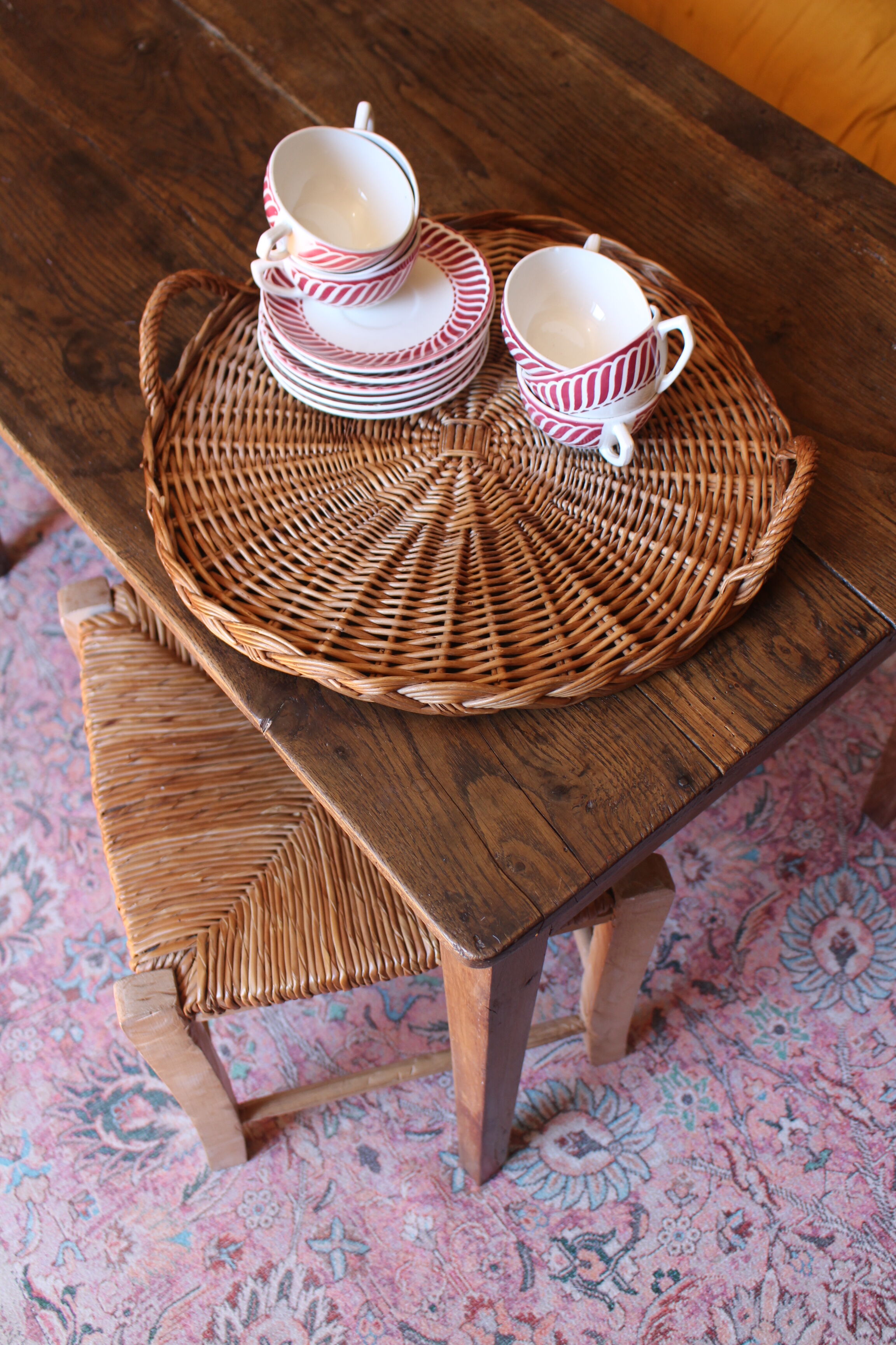 Round wicker top two handles vintage basketry
