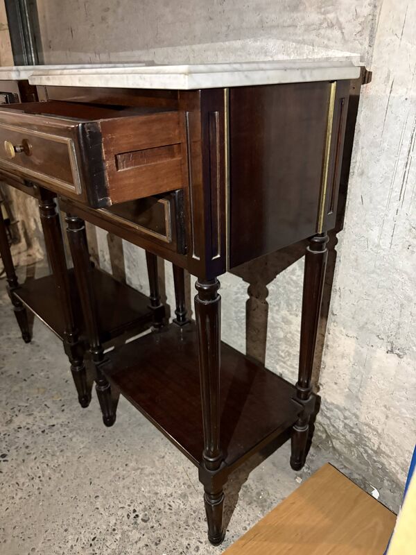 Paire de deux tables de chevet ancienne bois foncé et plateau marbre