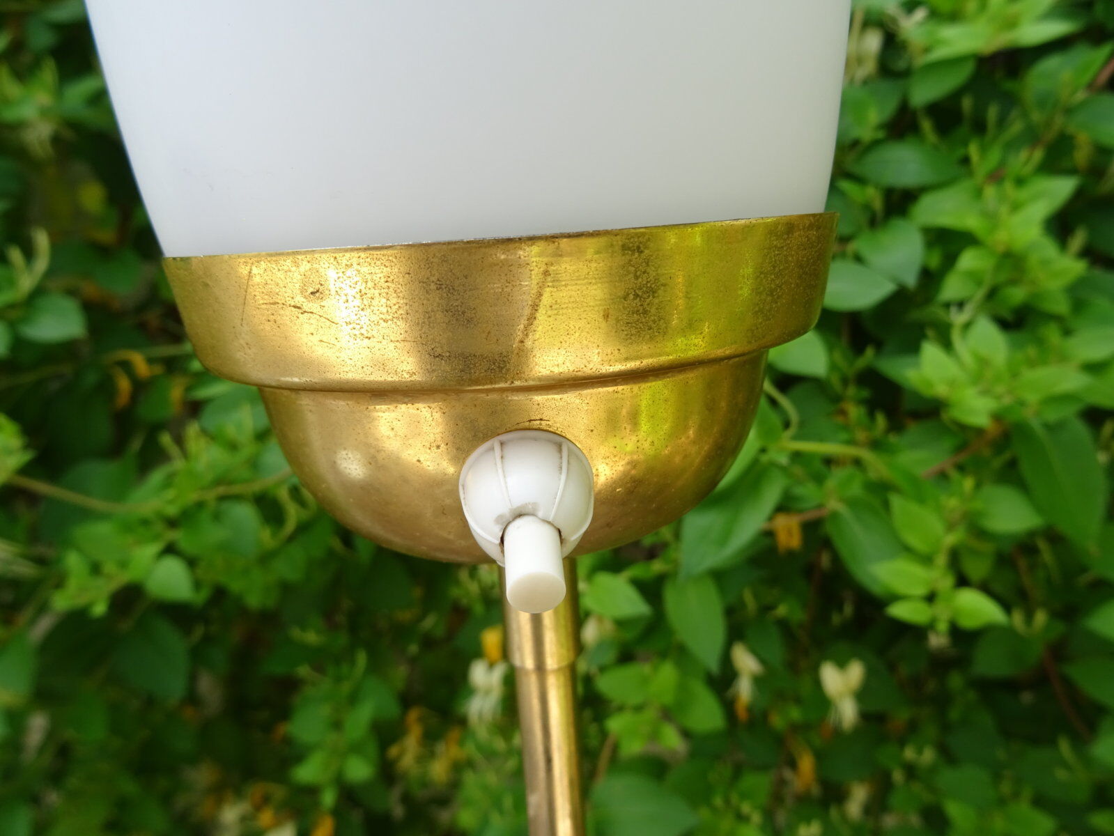 Opalines design lamppost