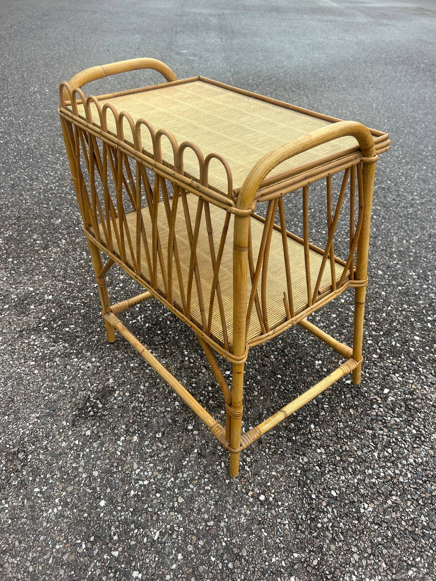 table d'appoint en rotin et osier  1970