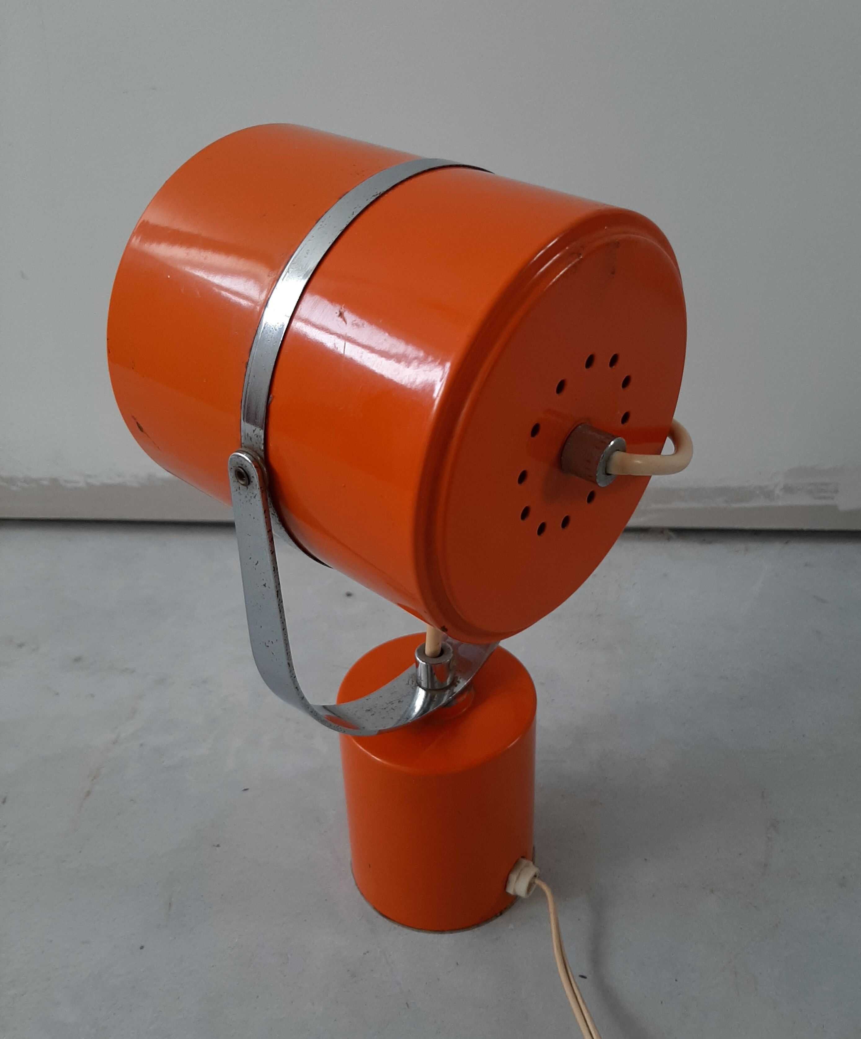 Lampe orange orientable des années 60-70