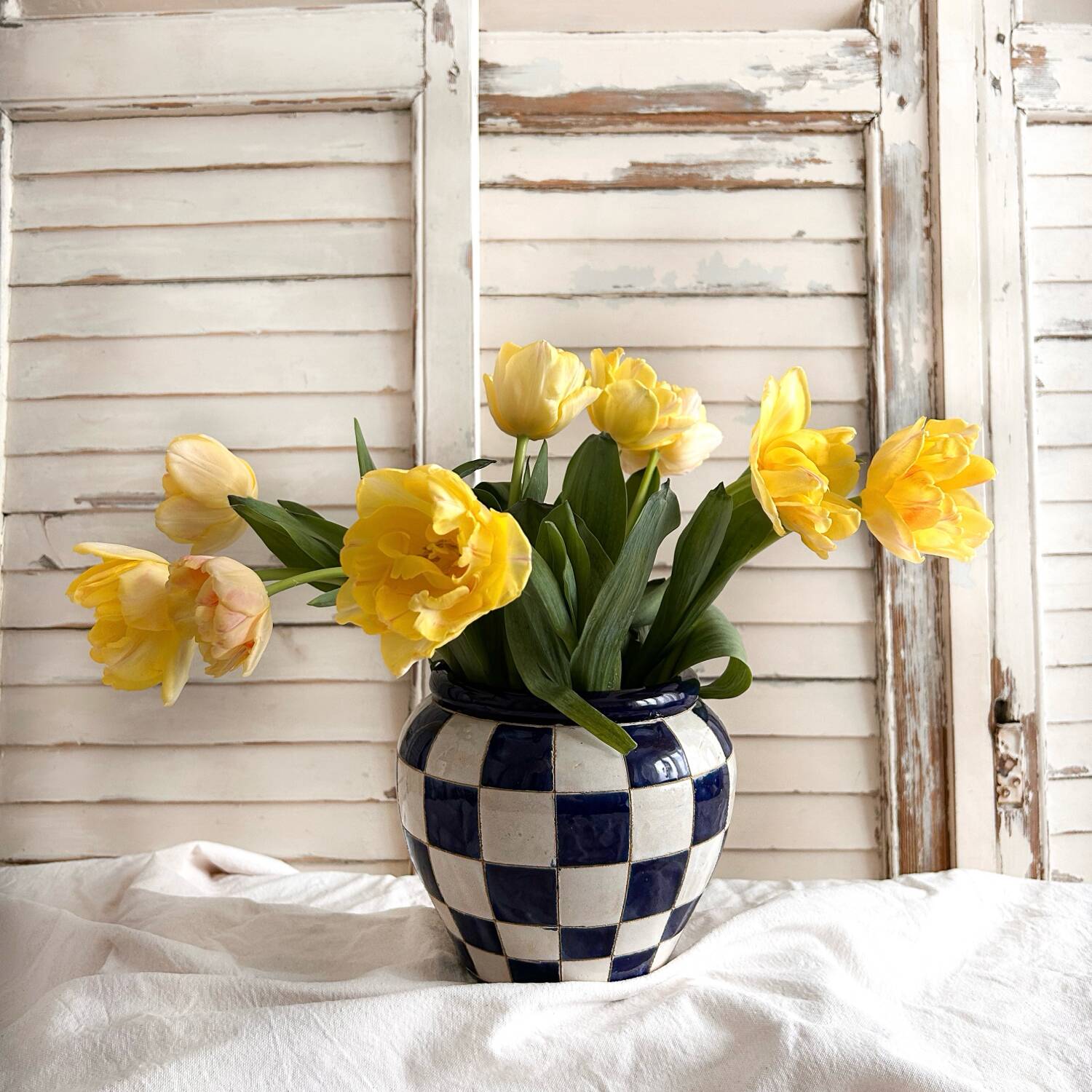 Vase, flowerpot with checkerboard decoration