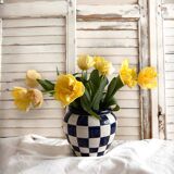 Vase, cache-pot à décor de damier