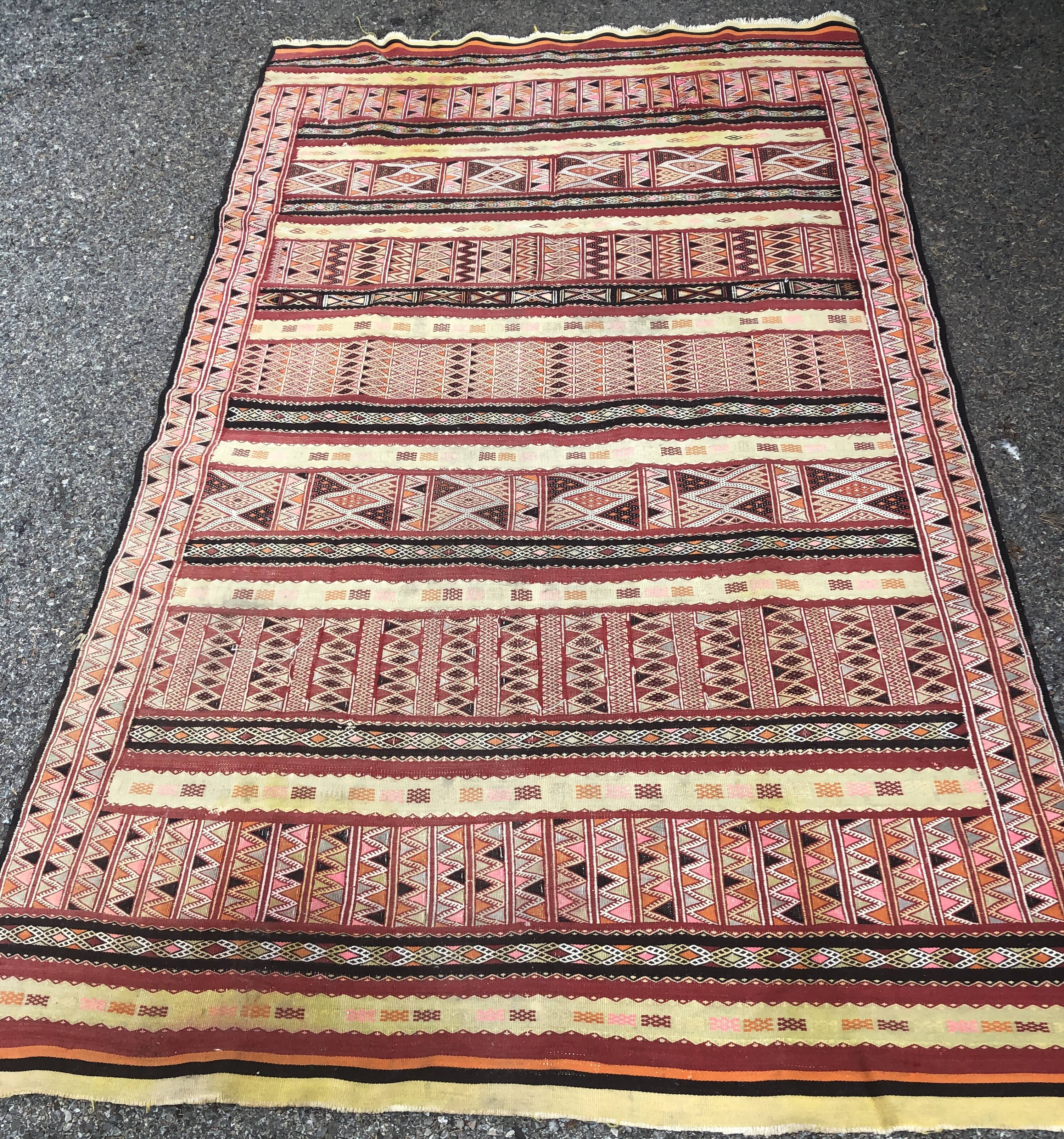 KILIM MOROCCO : 1.32 X 2.25 M
