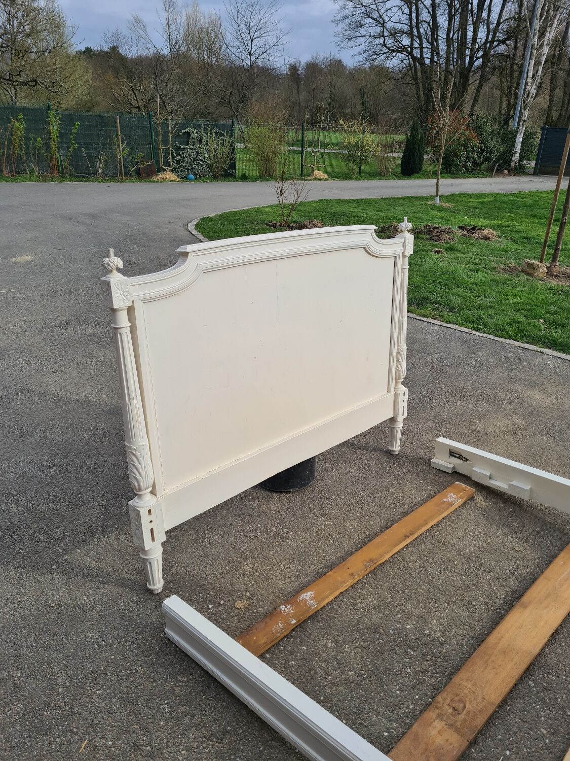 Bed 1 person Louis XVI style