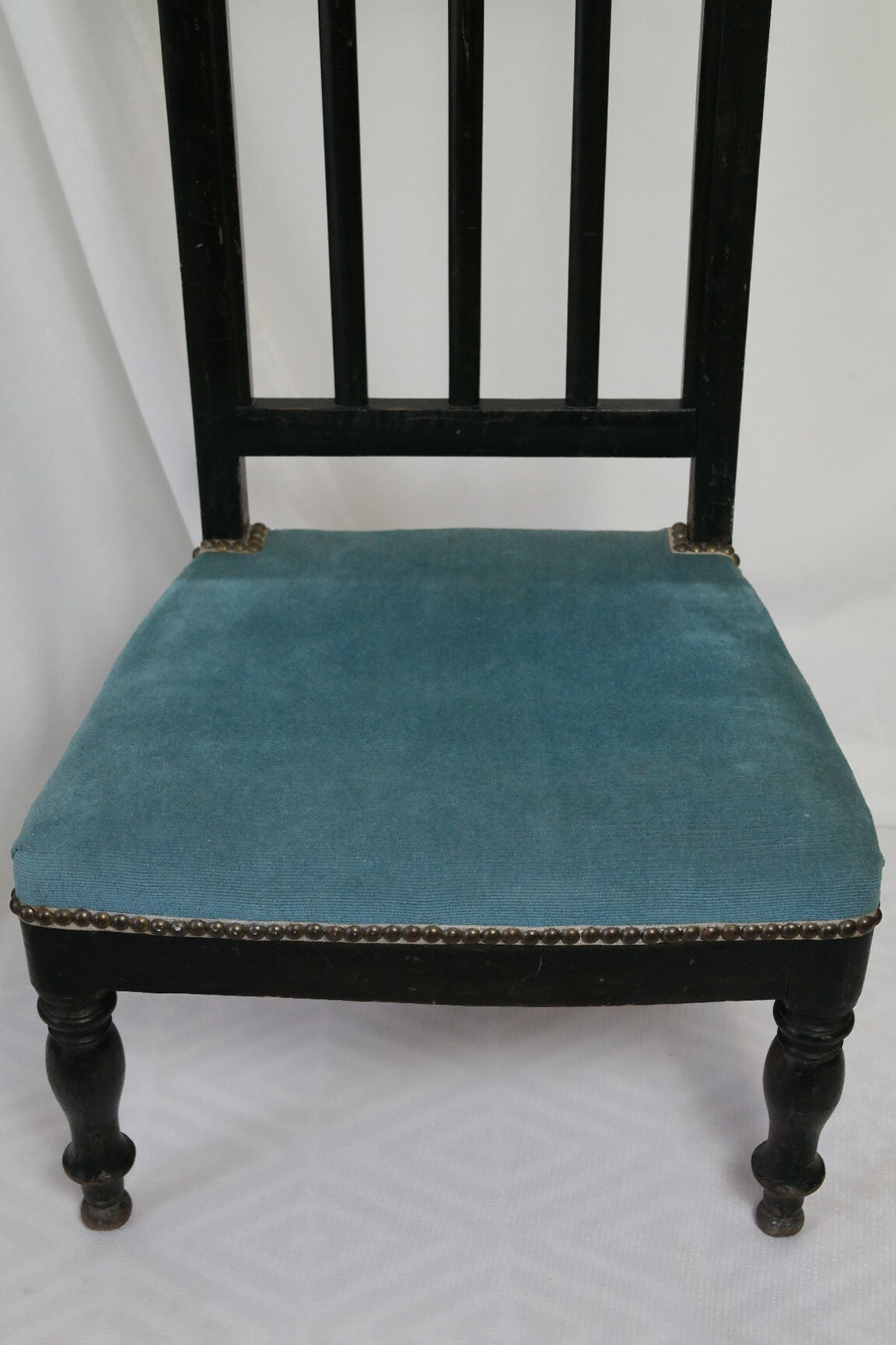 Chair prie-dieu style Napoleon III blackened wood openwork velvet blue