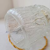 Suspension in scrambled molded glass