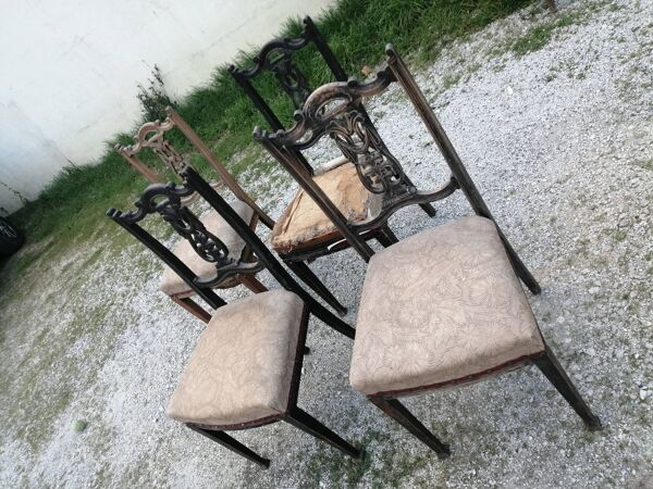 Lot 4 chaises ''Chippendale
