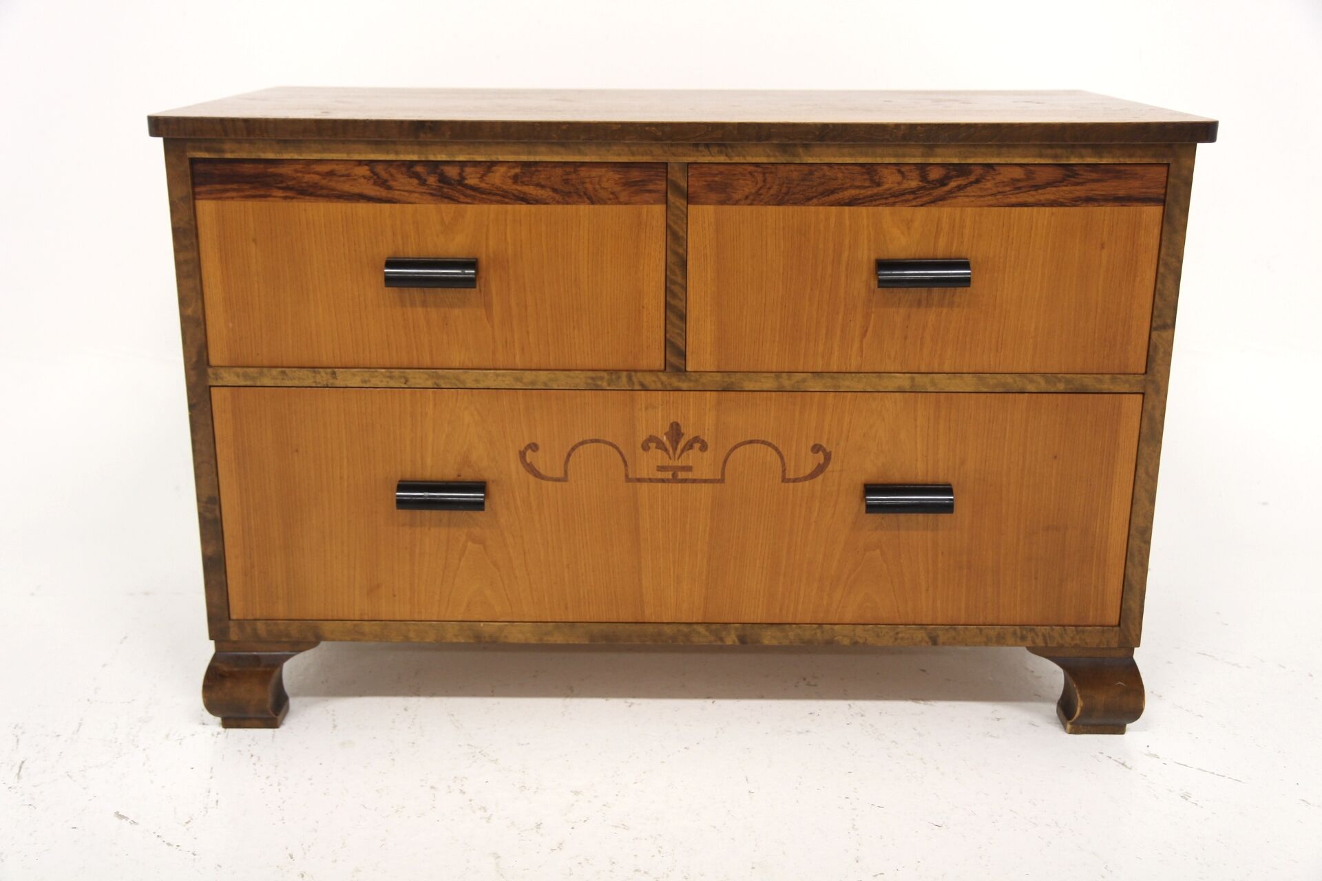 Commode scandinave en orme et en noyer, Swedish Modern, Suède, 1930