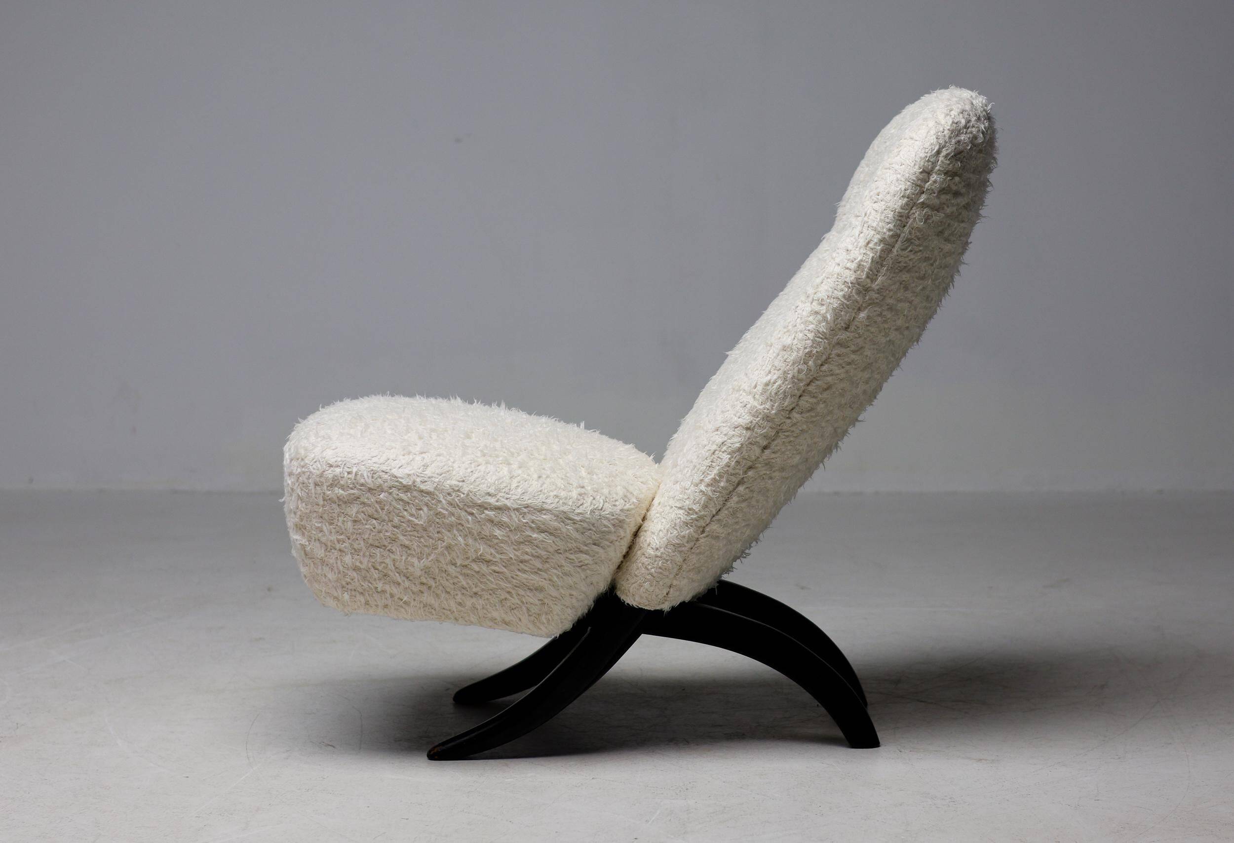 Congo chair by Theo Ruth for Artifort, white, mid-century modern.