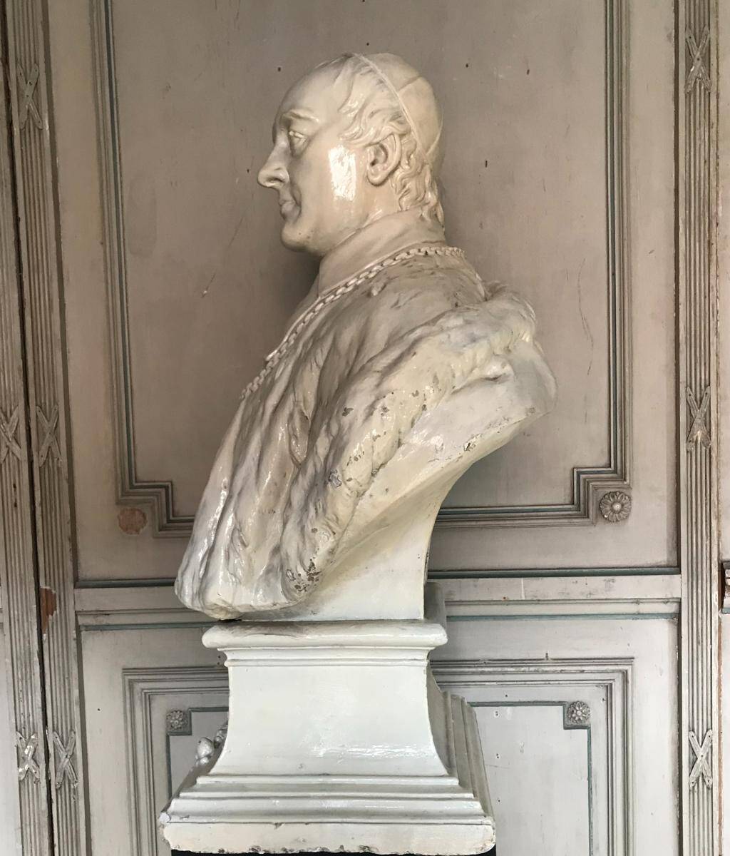 Buste d’un prélat en plâtre