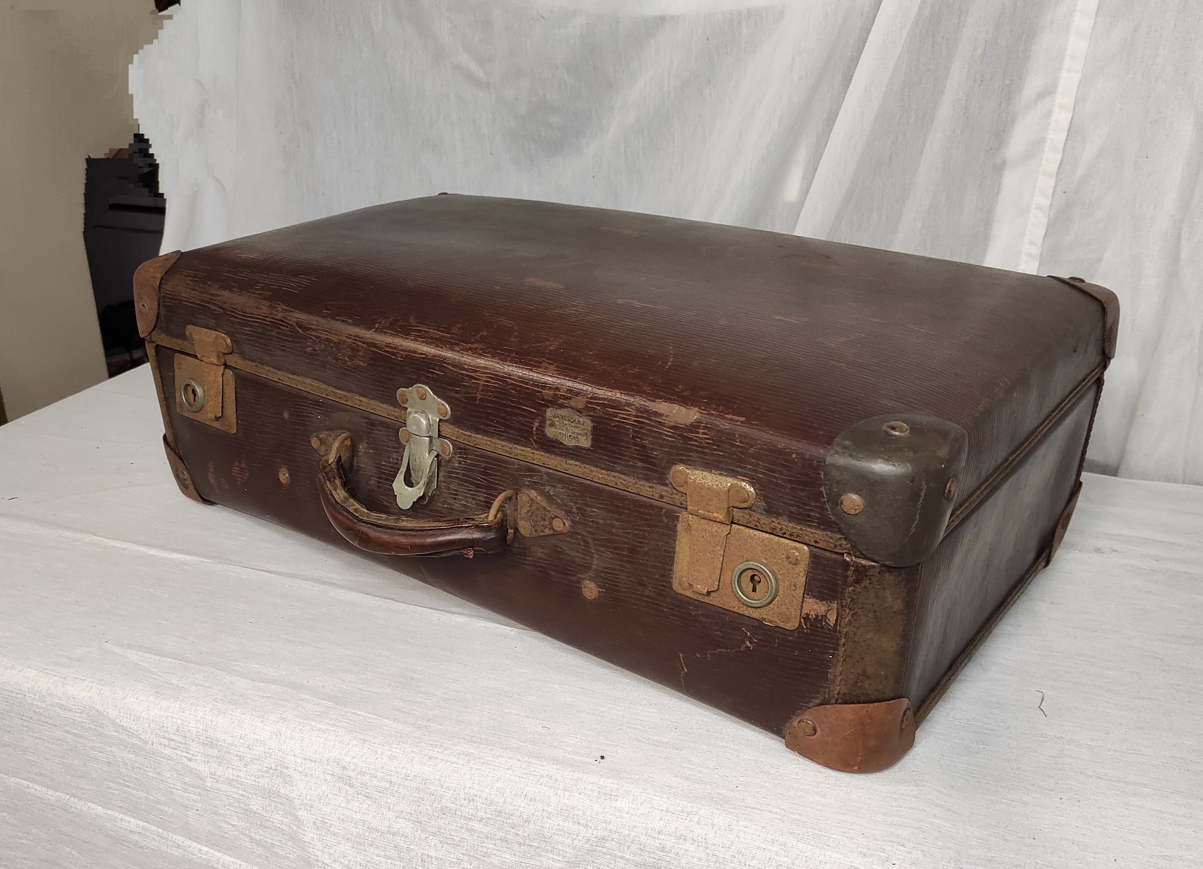 Old suitcase 40s / 50s