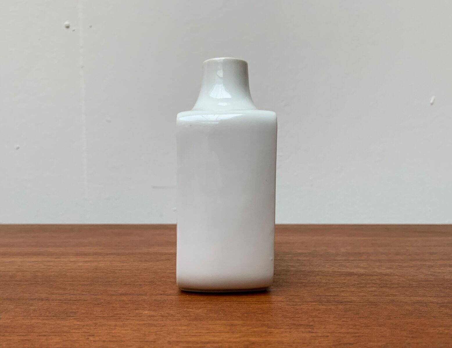 Vintage minimalist porcelain vase from Fürstenberg, Germany.