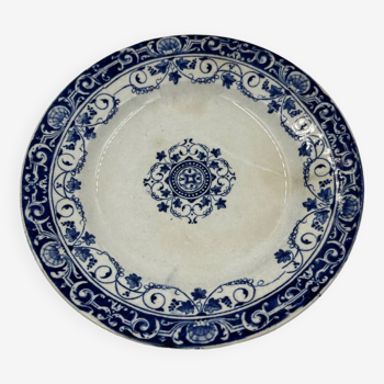 Assiette de Longwy Louis XV