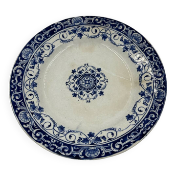 Assiette de Longwy Louis XV