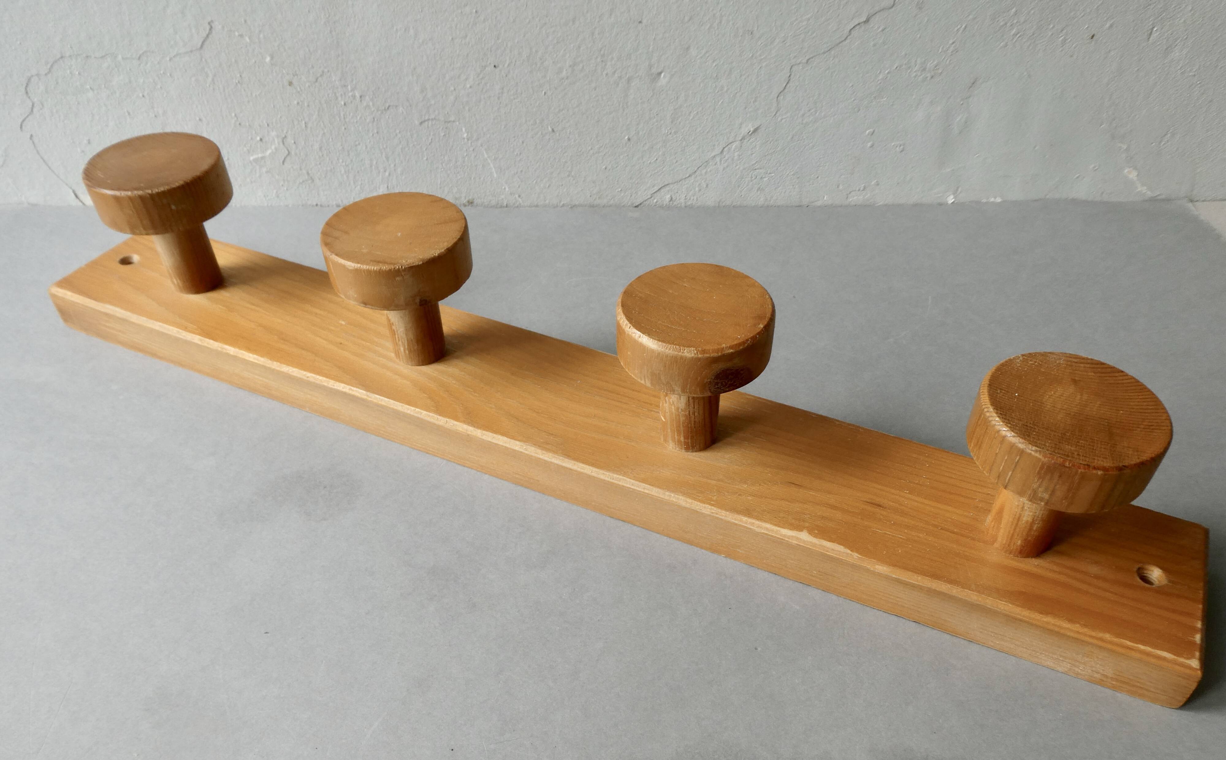 Solid pine wall-mounted coat rack with 4 hooks