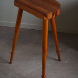 High tripod stool in solid pine, by a Danish cabinetmaker, mid-century, around 1960.