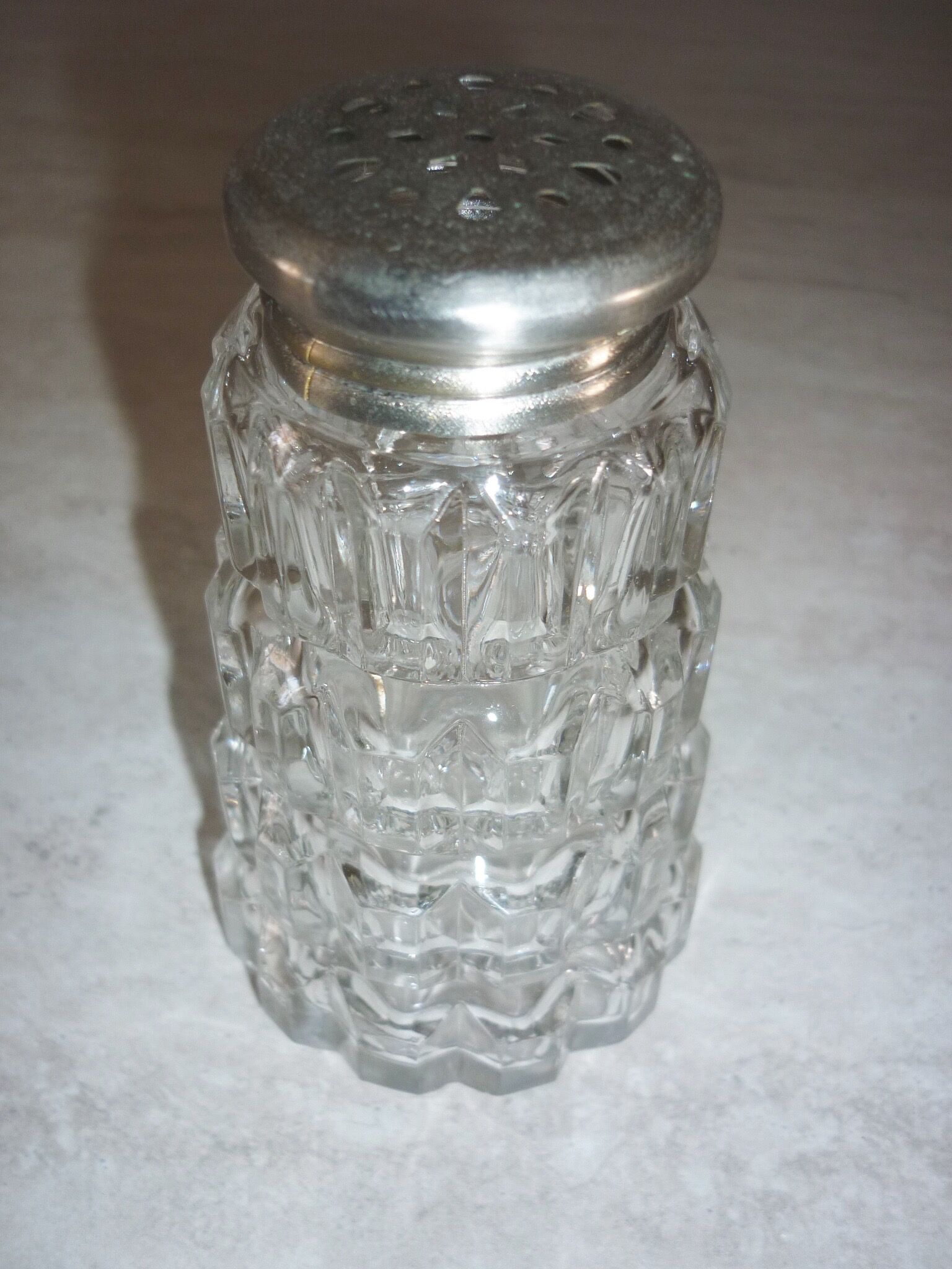 Saupoudreuse/sucrier en verre