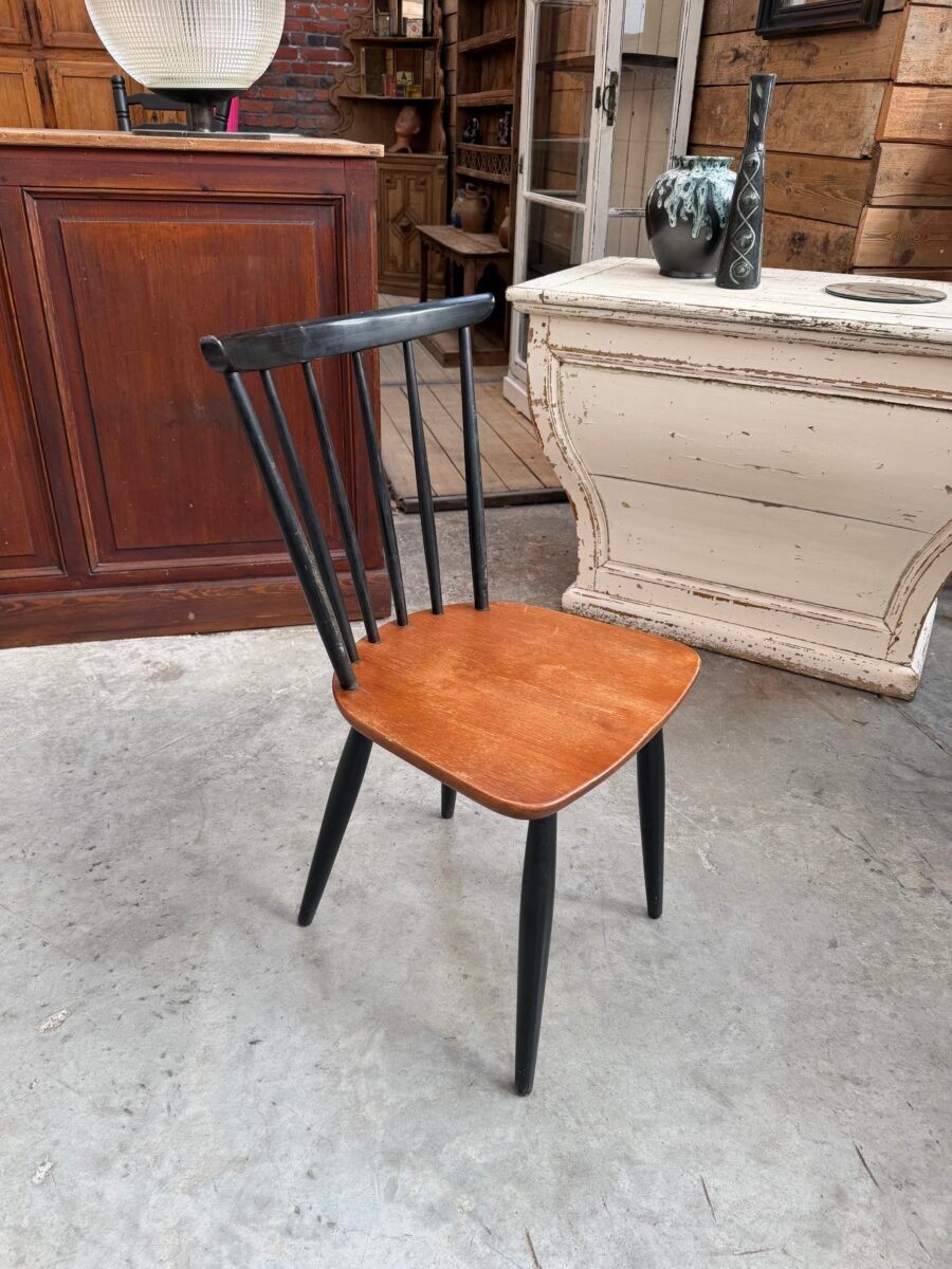 Set of 4 Scandinavian chairs